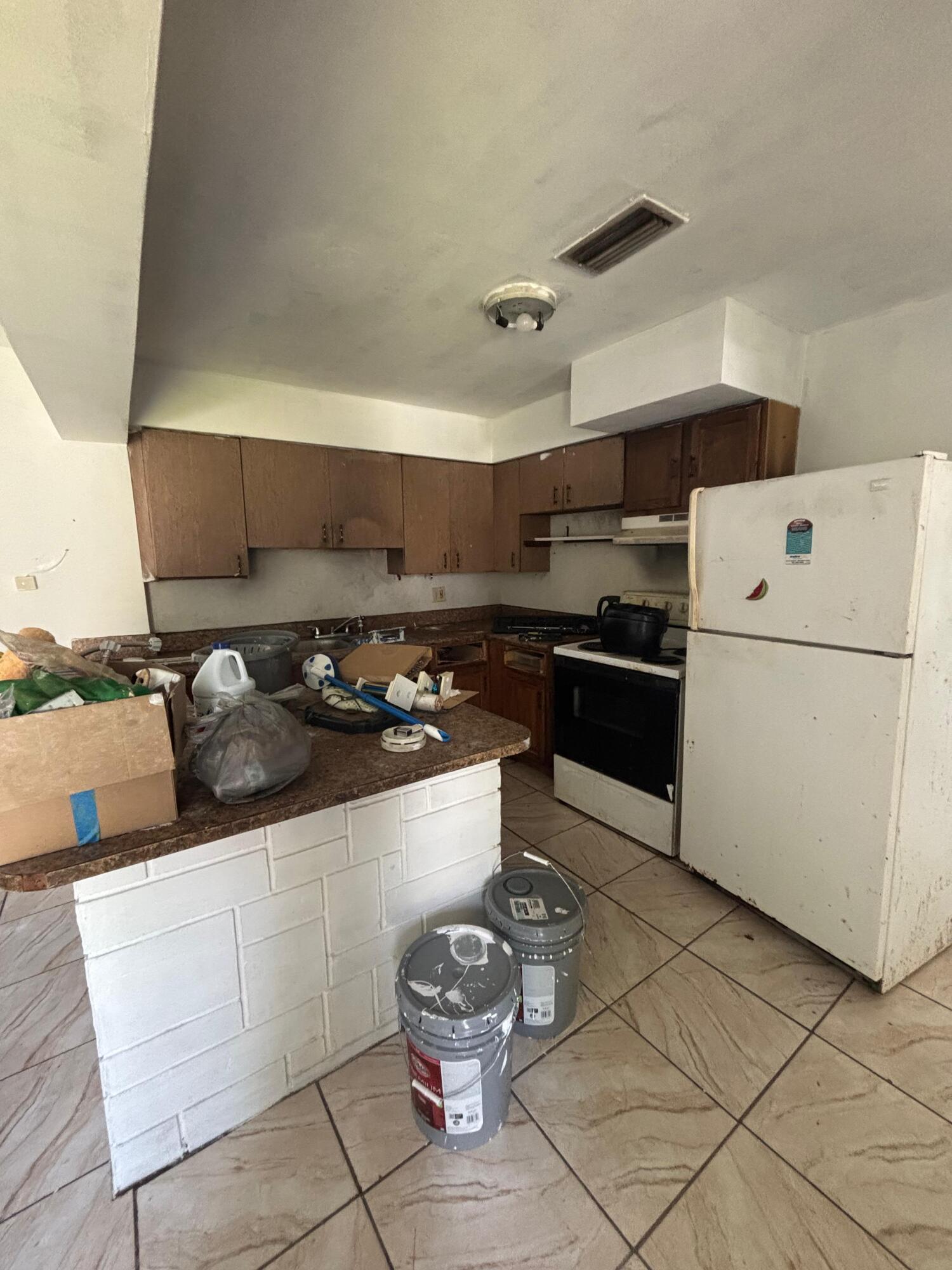 HOLLOWAY ADDN TO BELLE GLADE - Residential