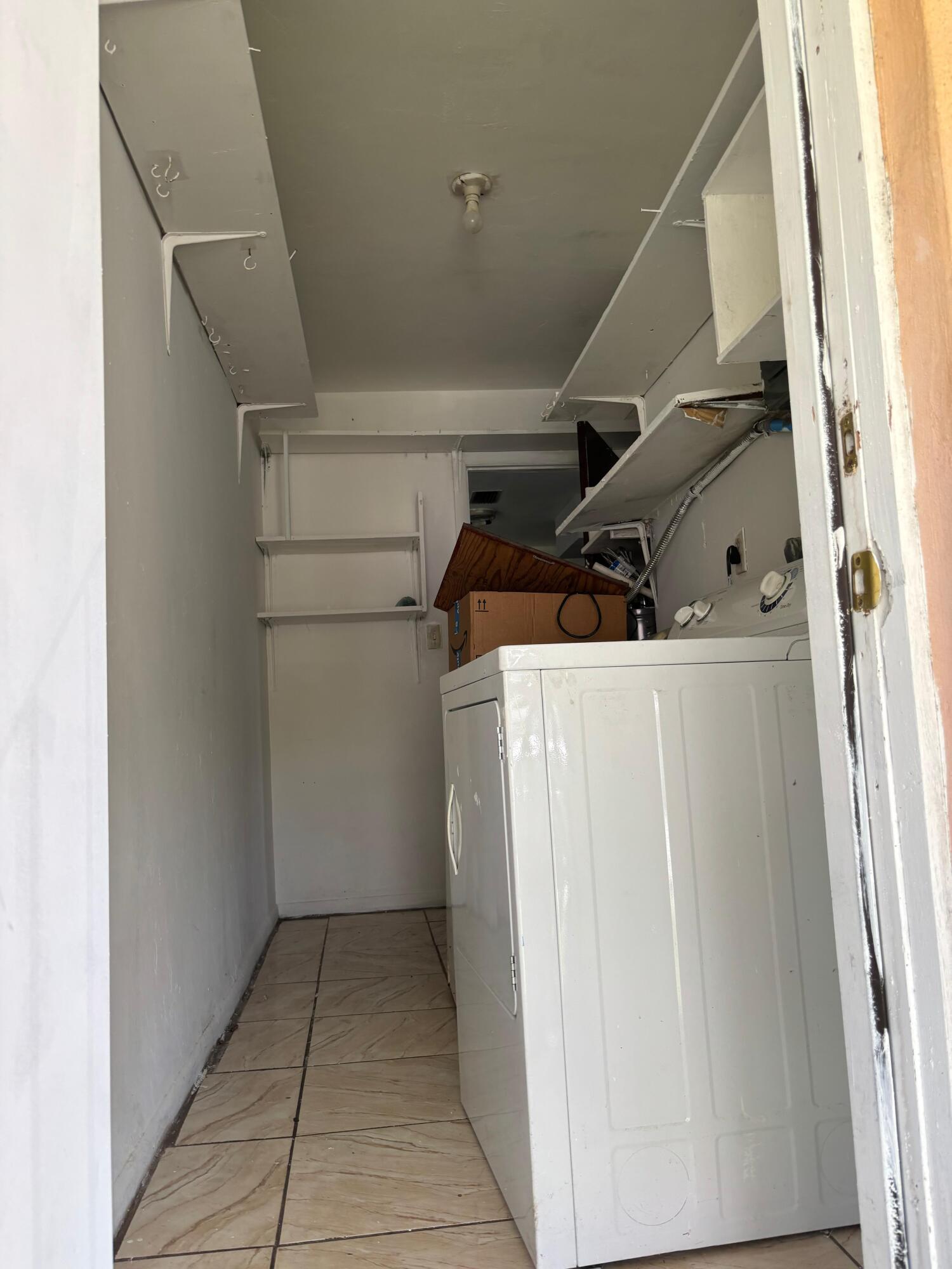 HOLLOWAY ADDN TO BELLE GLADE - Residential
