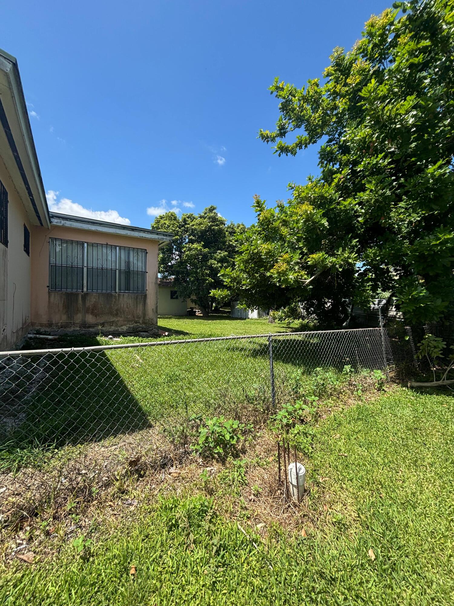 HOLLOWAY ADDN TO BELLE GLADE - Residential