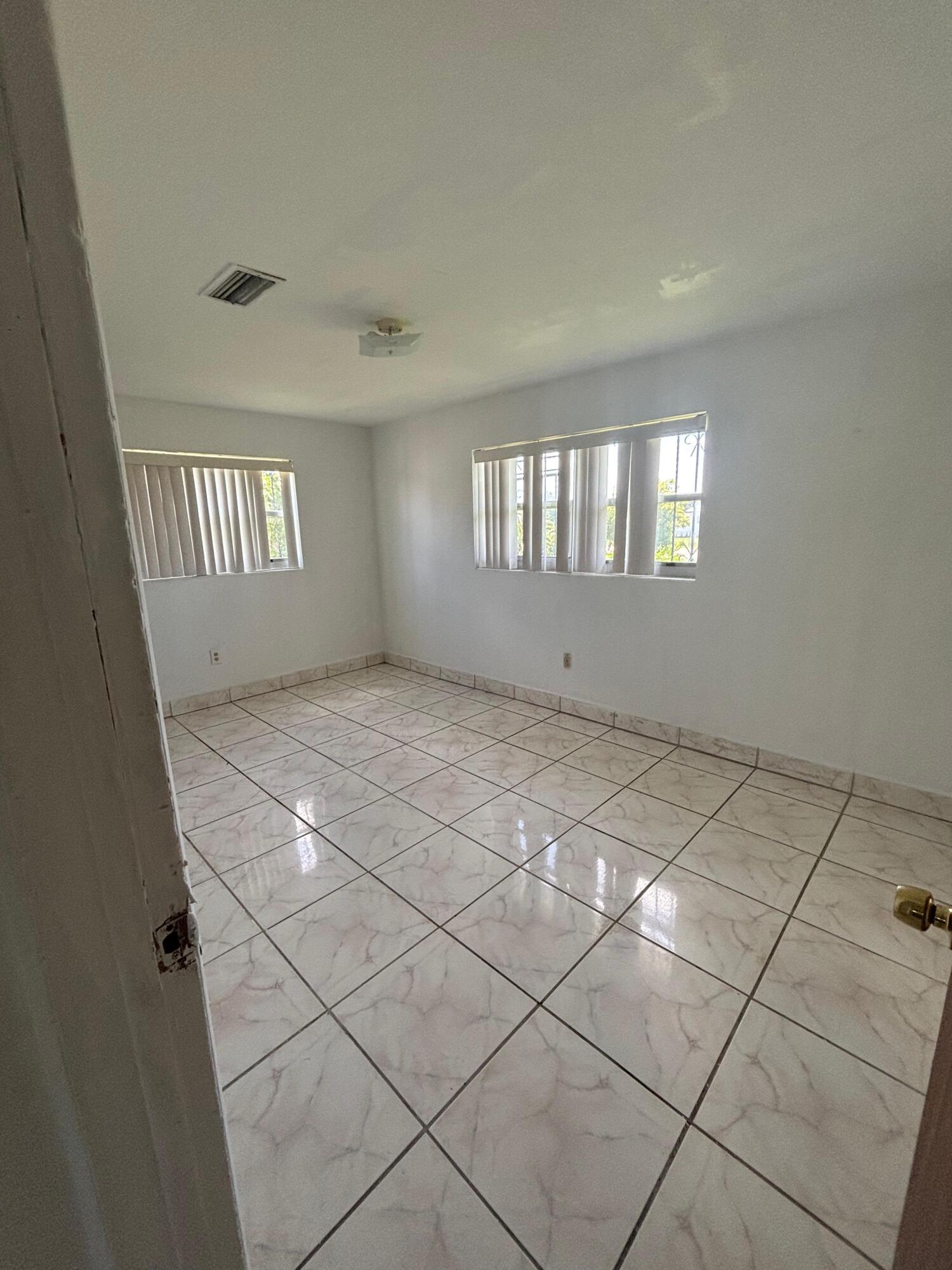 HOLLOWAY ADDN TO BELLE GLADE - Residential