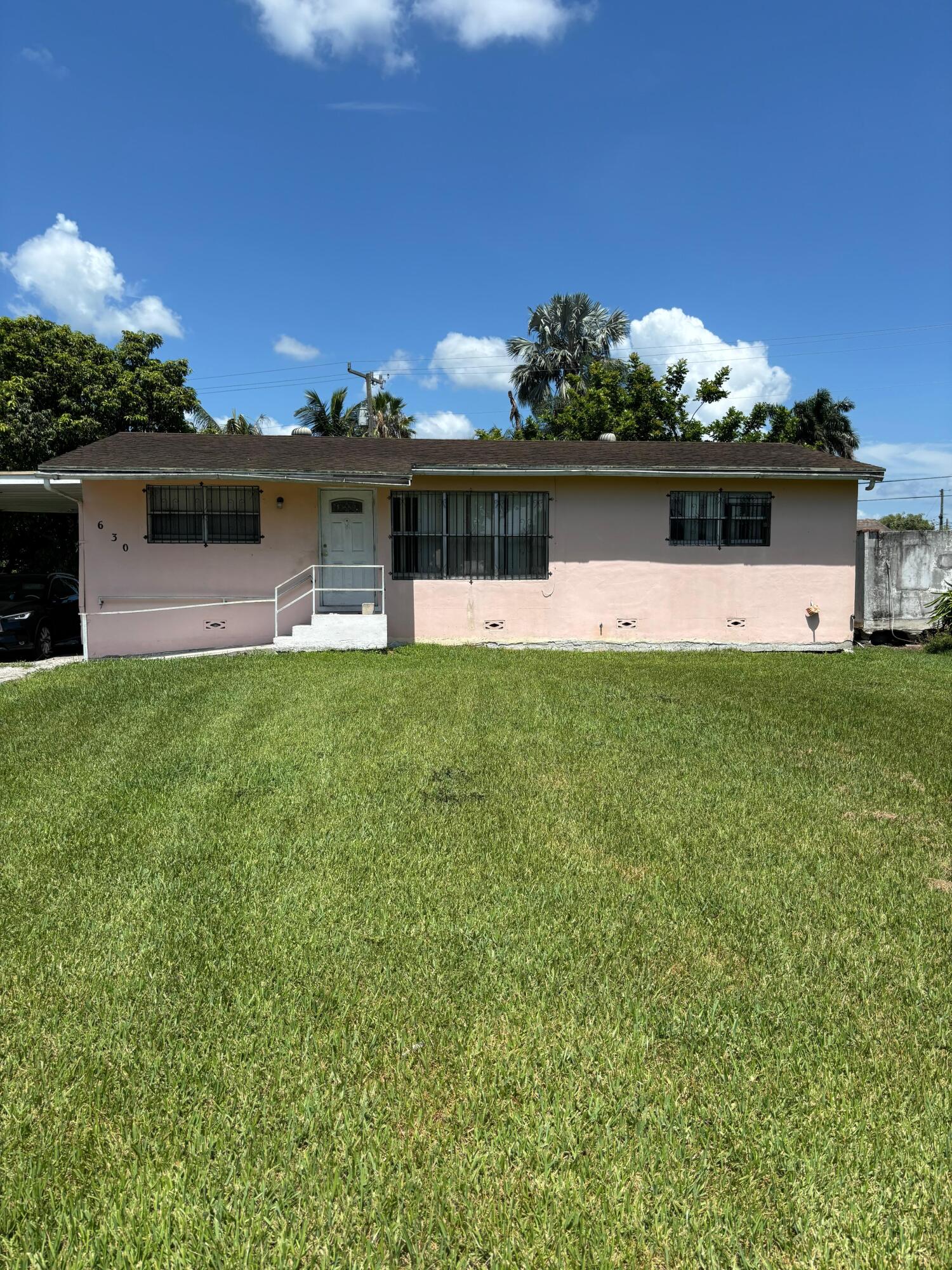 HOLLOWAY ADDN TO BELLE GLADE - Residential