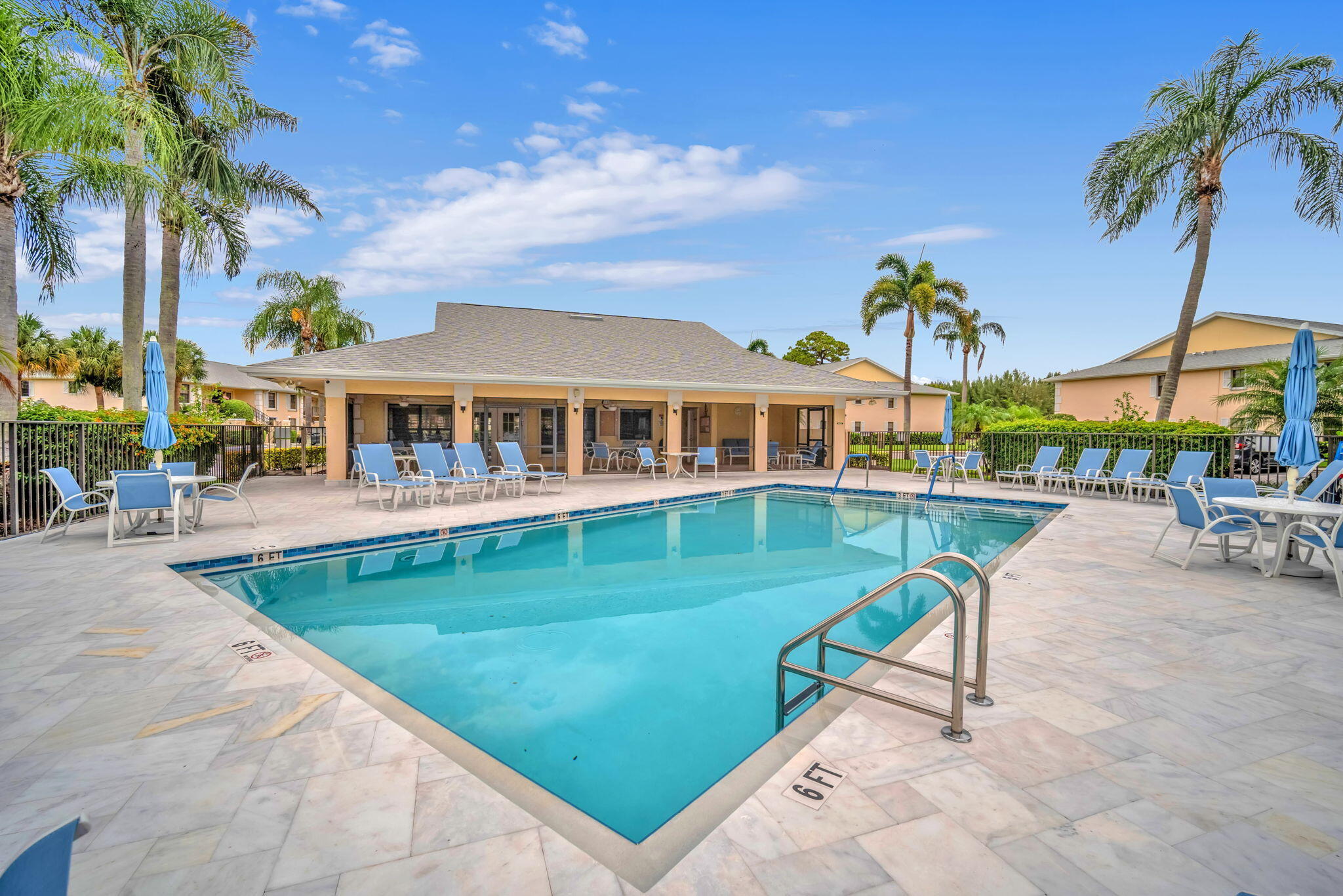 KEYSTONE CONDO - Residential
