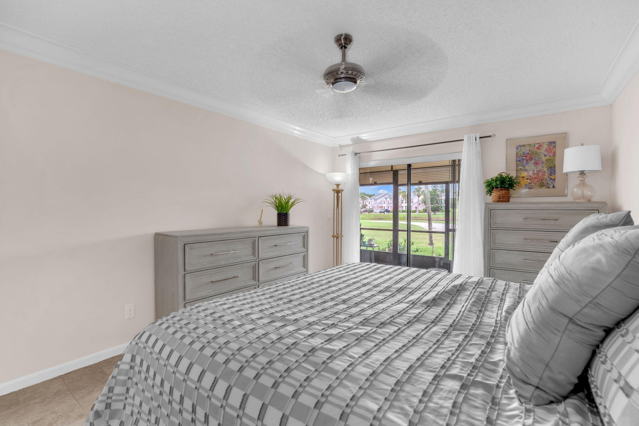 KEYSTONE CONDO - Residential