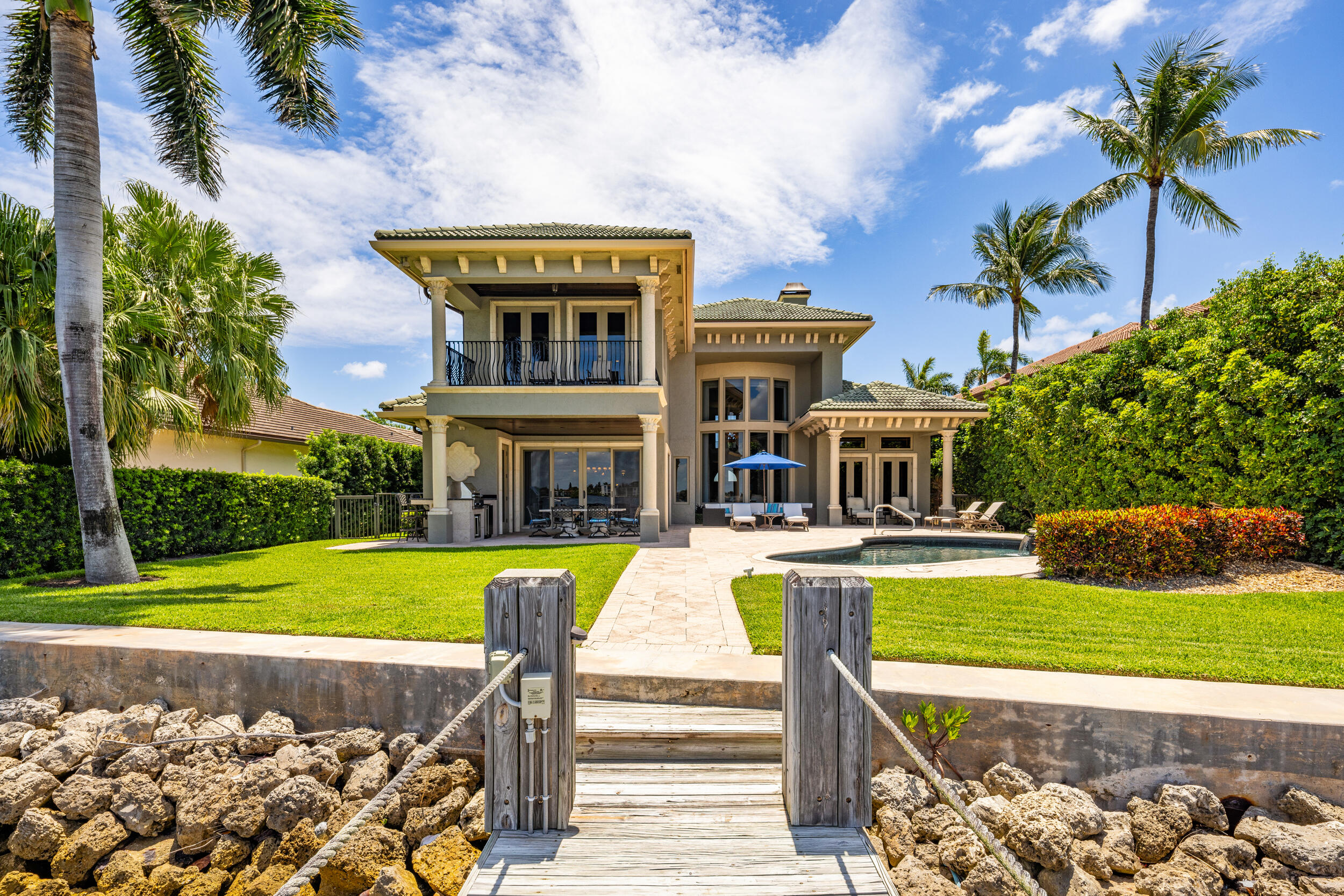 LAKE SHORES LANTANA - Residential