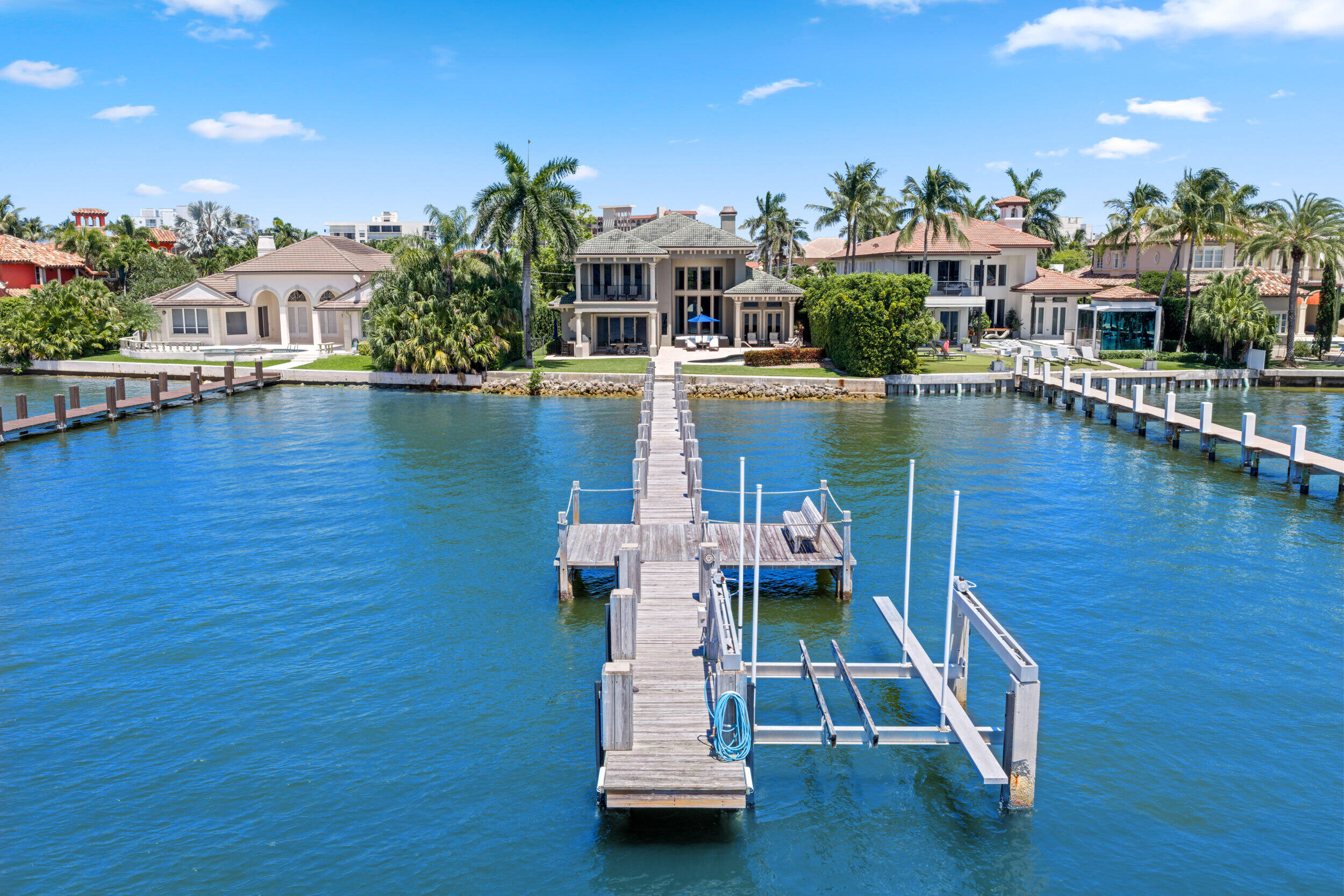 LAKE SHORES LANTANA - Residential