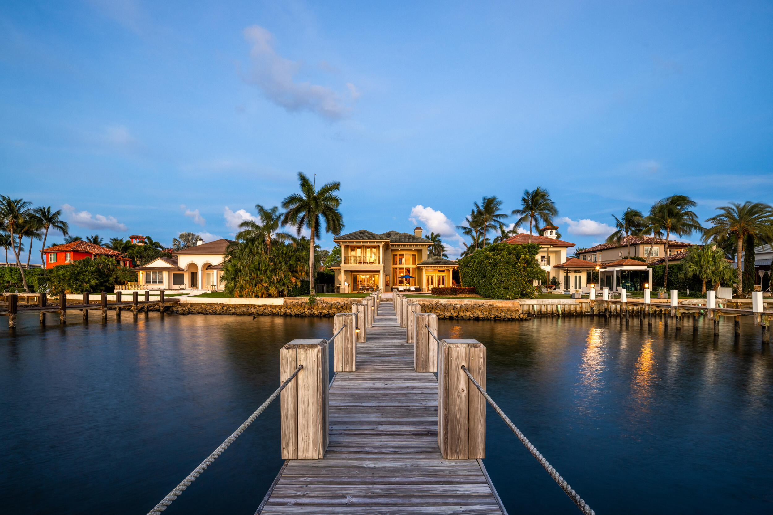 LAKE SHORES LANTANA - Residential