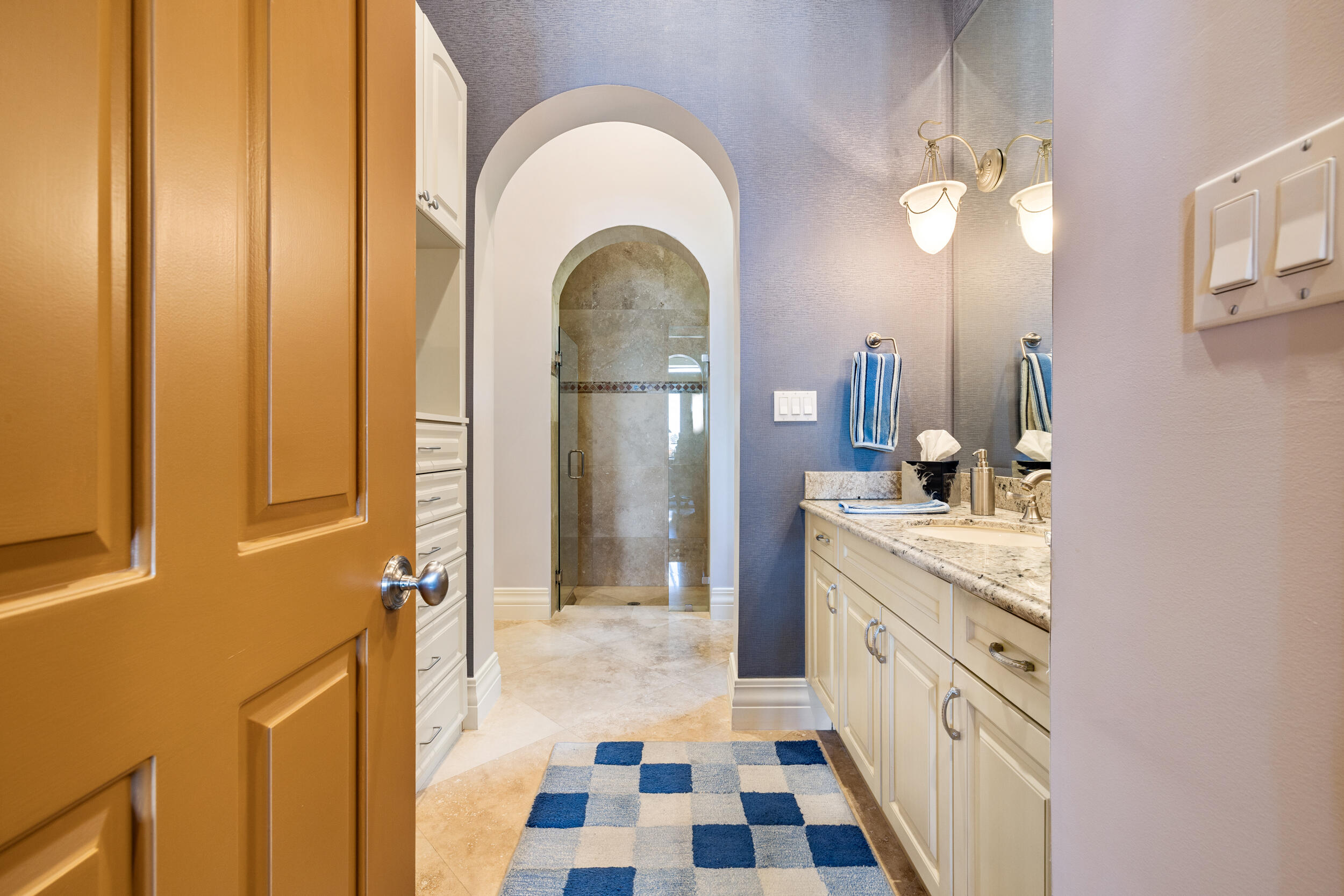 LAKE SHORES LANTANA - Residential