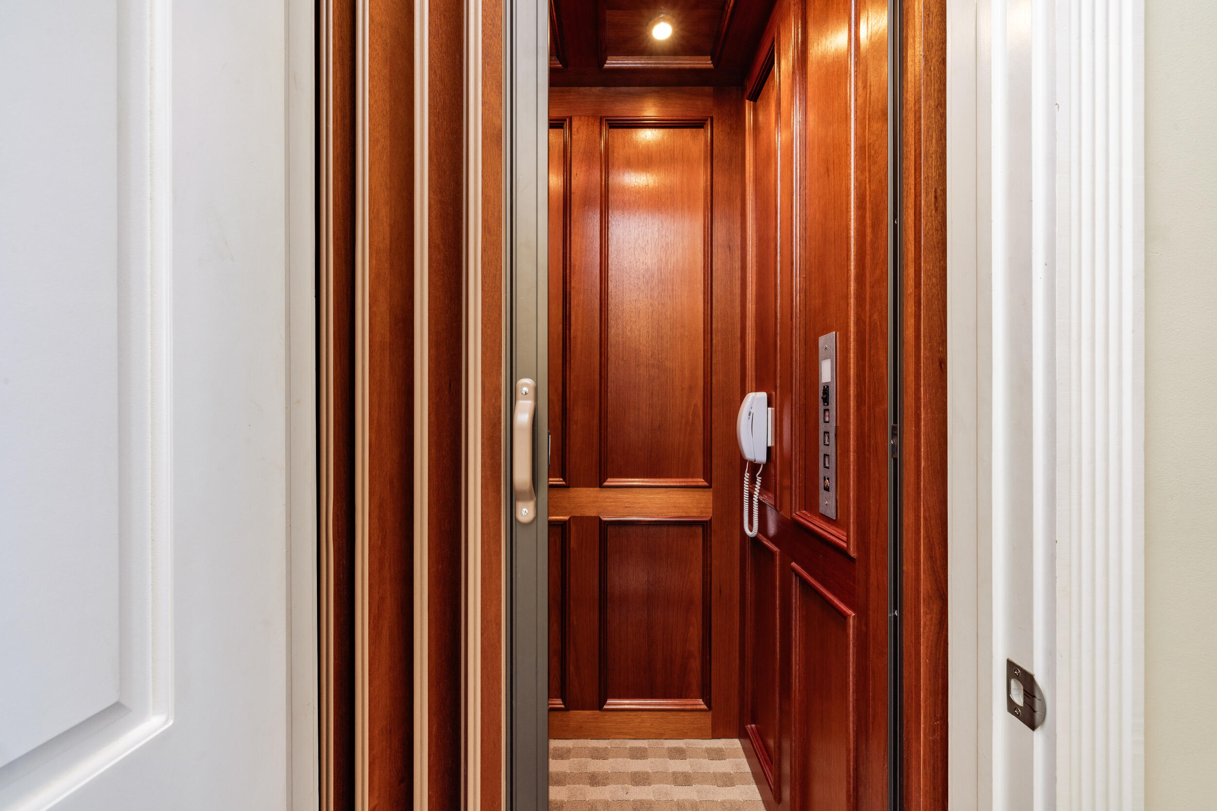LAKE SHORES LANTANA - Residential