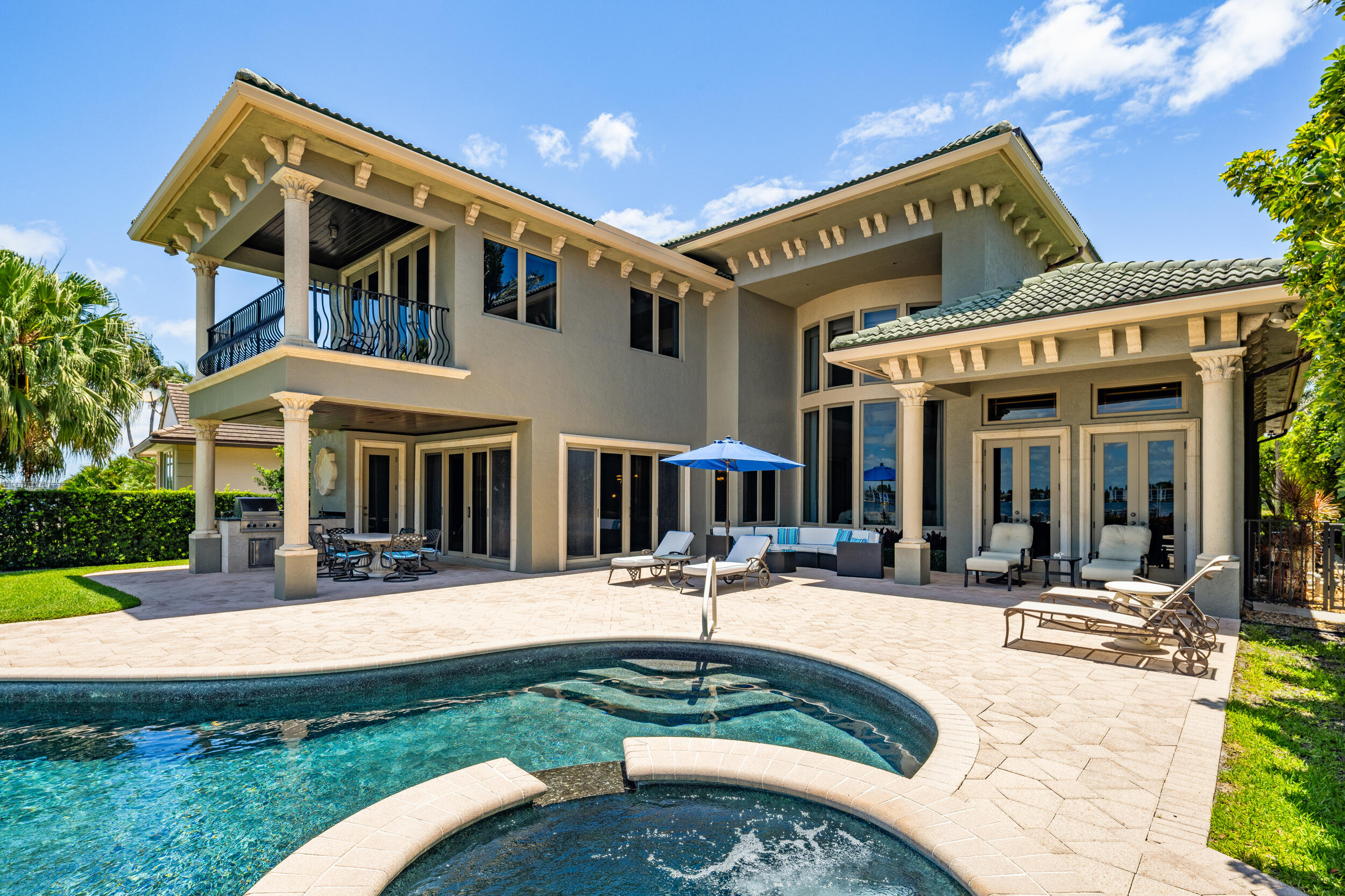 LAKE SHORES LANTANA - Residential