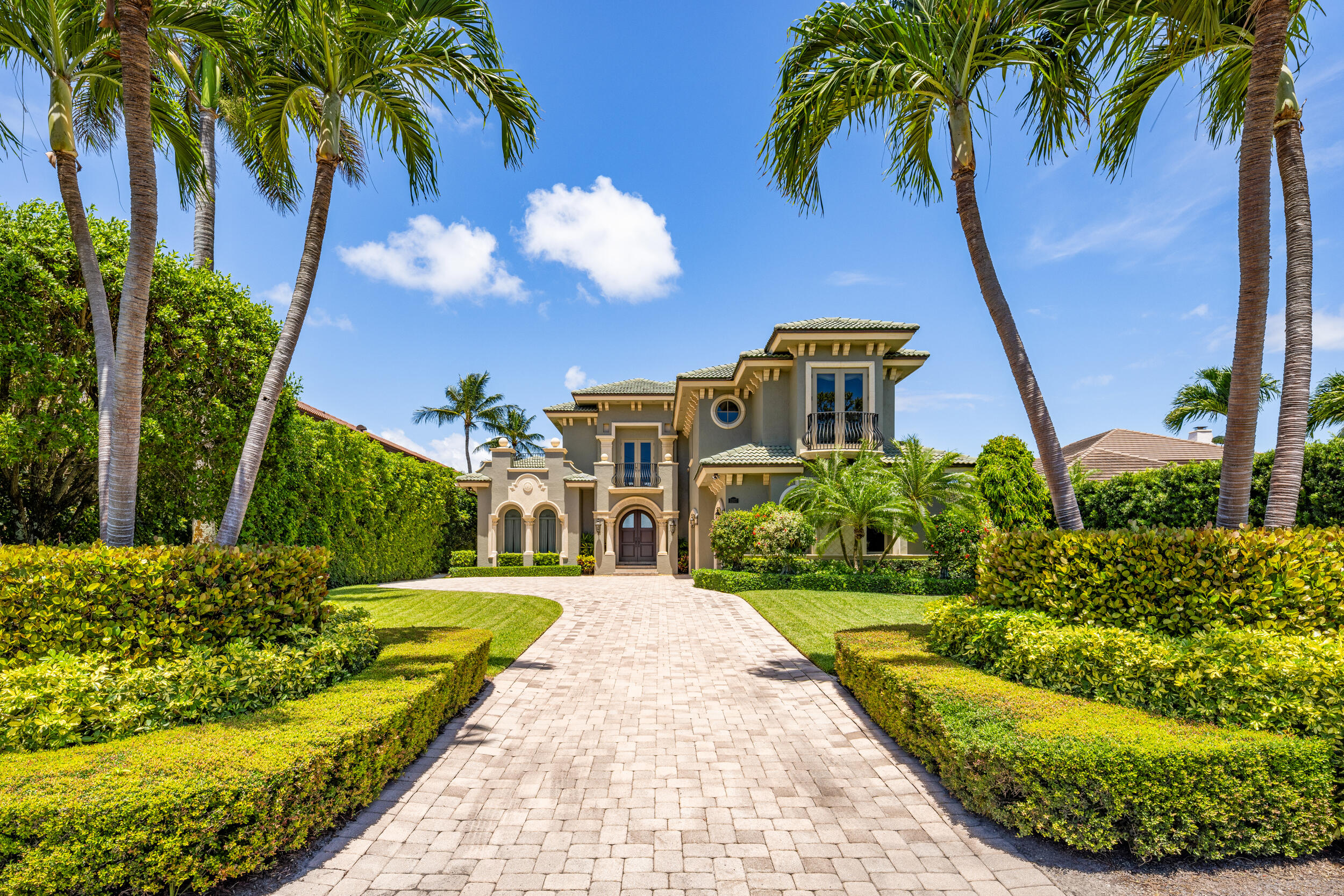 LAKE SHORES LANTANA - Residential