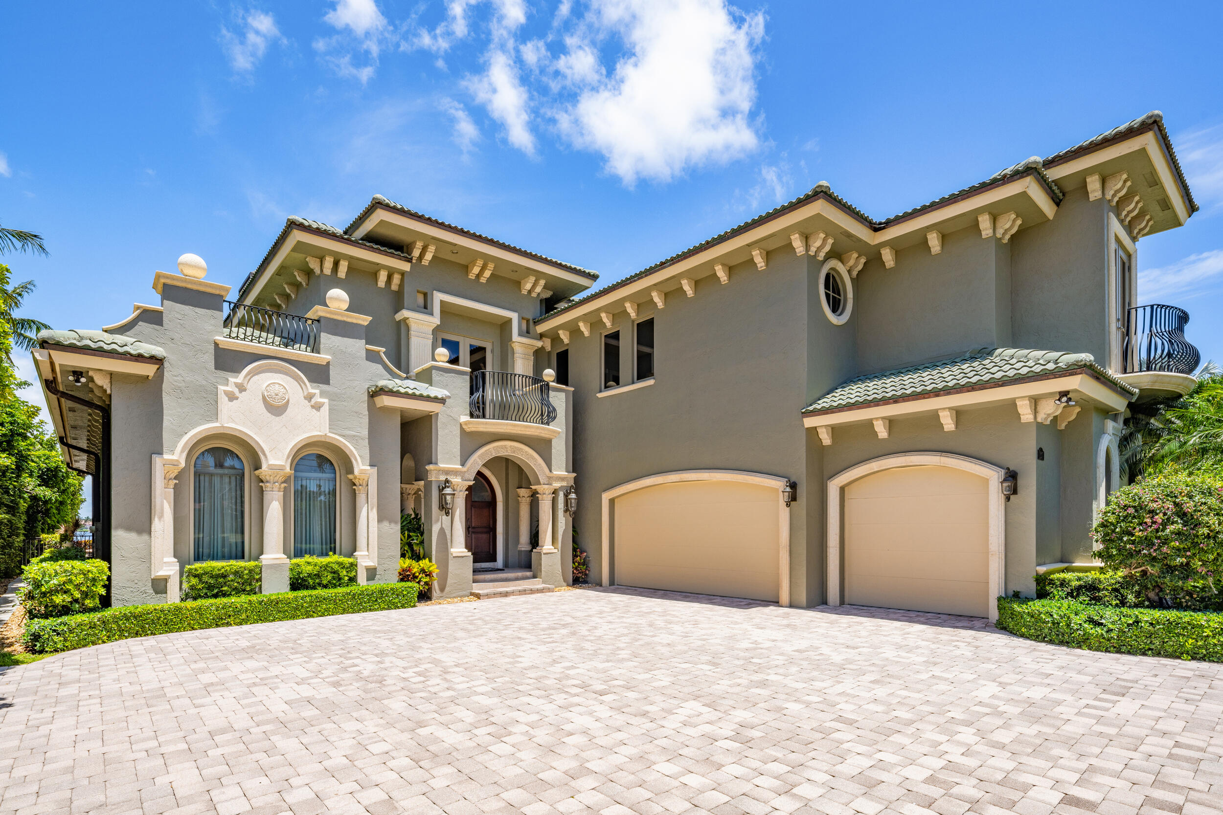 LAKE SHORES LANTANA - Residential