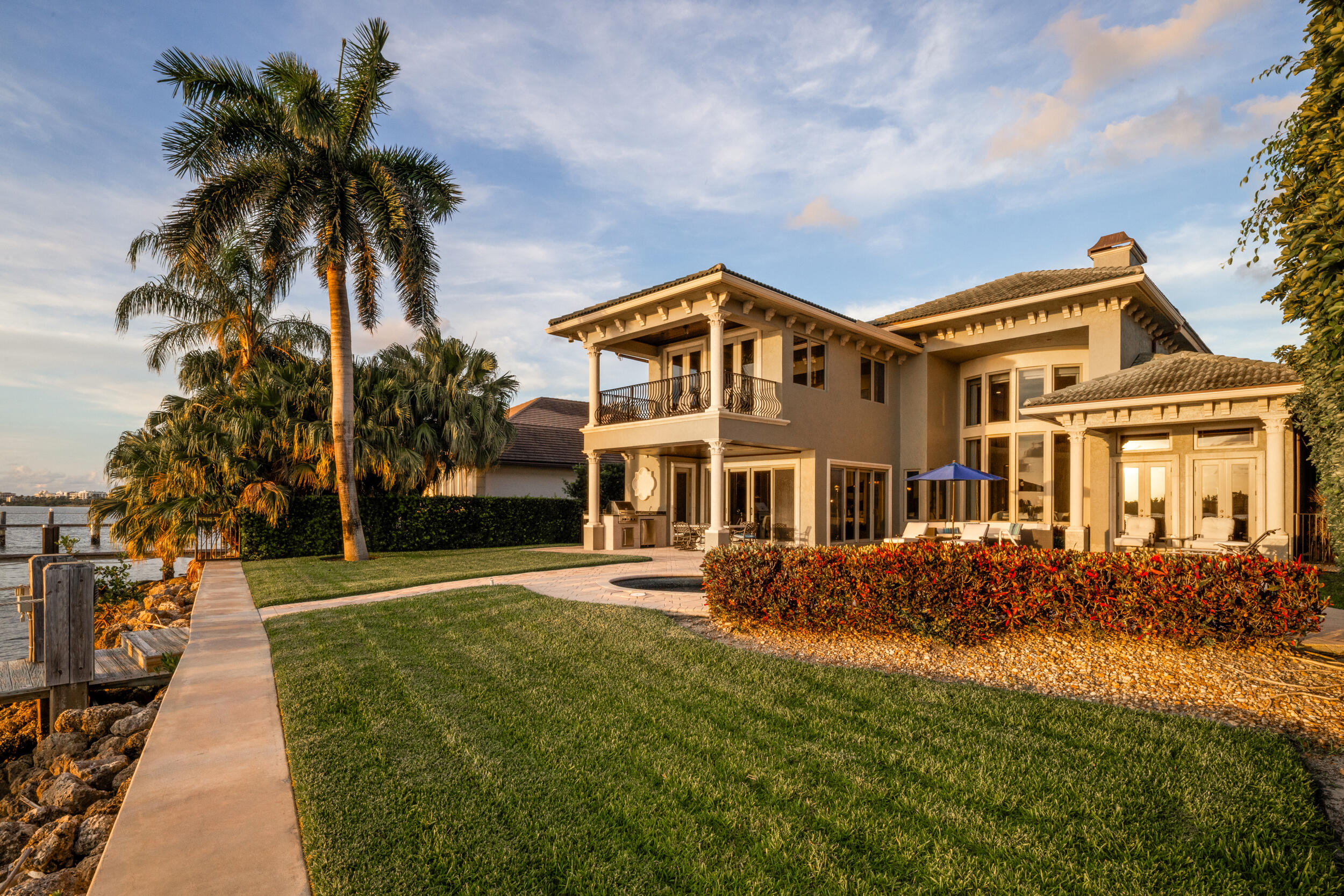 LAKE SHORES LANTANA - Residential