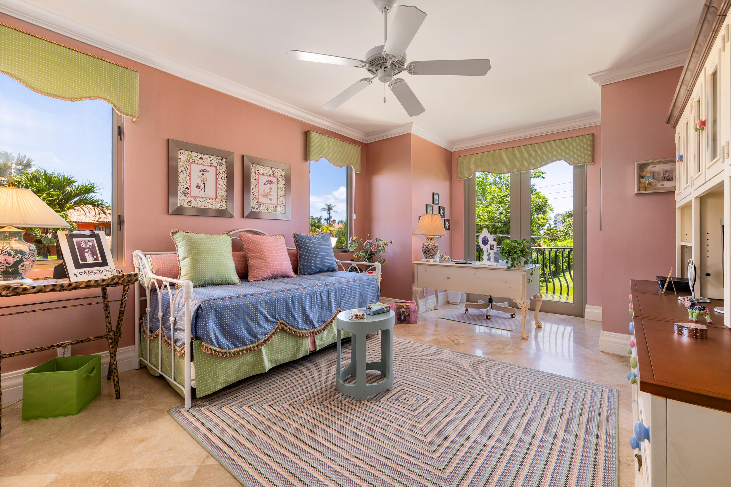 LAKE SHORES LANTANA - Residential
