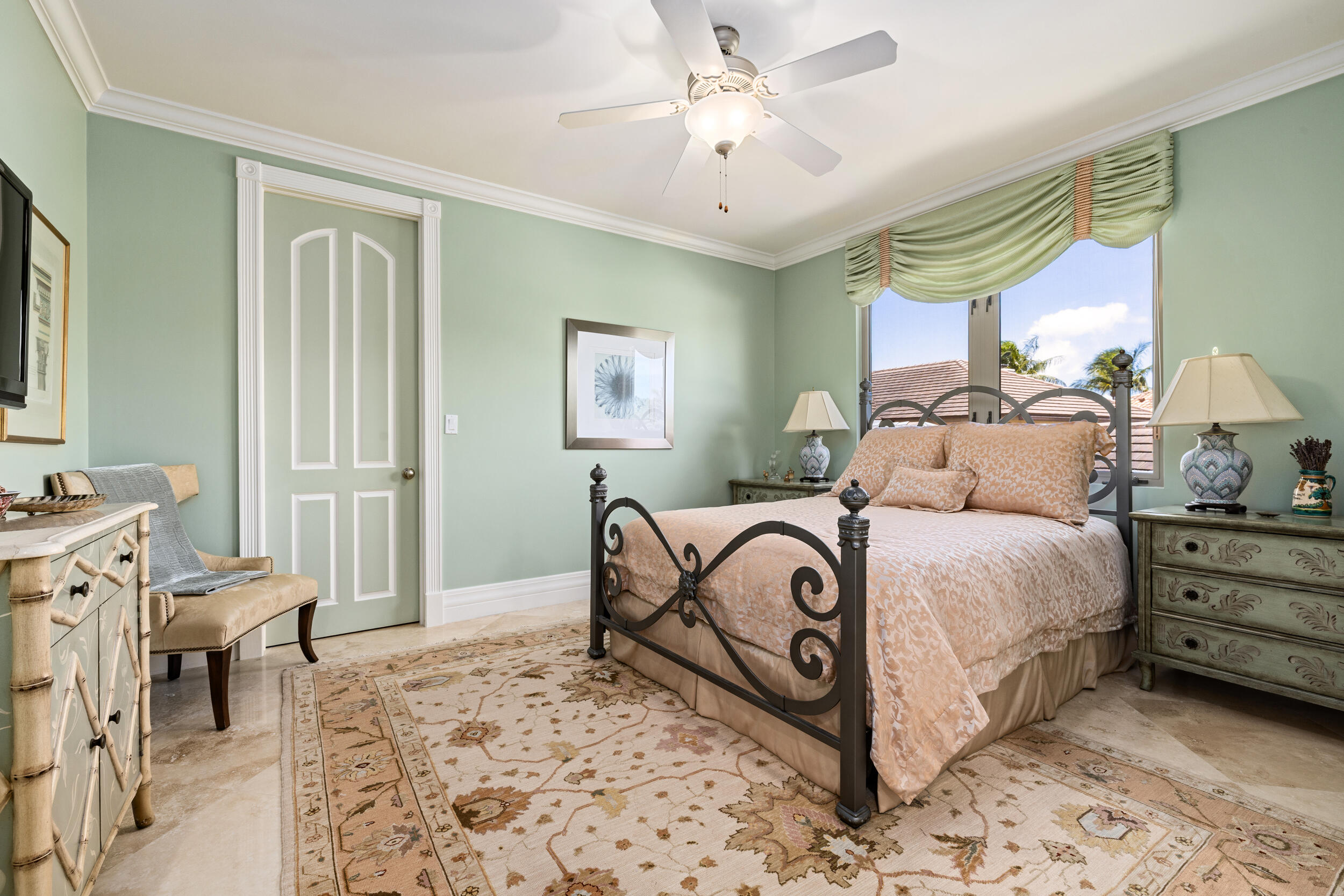 LAKE SHORES LANTANA - Residential