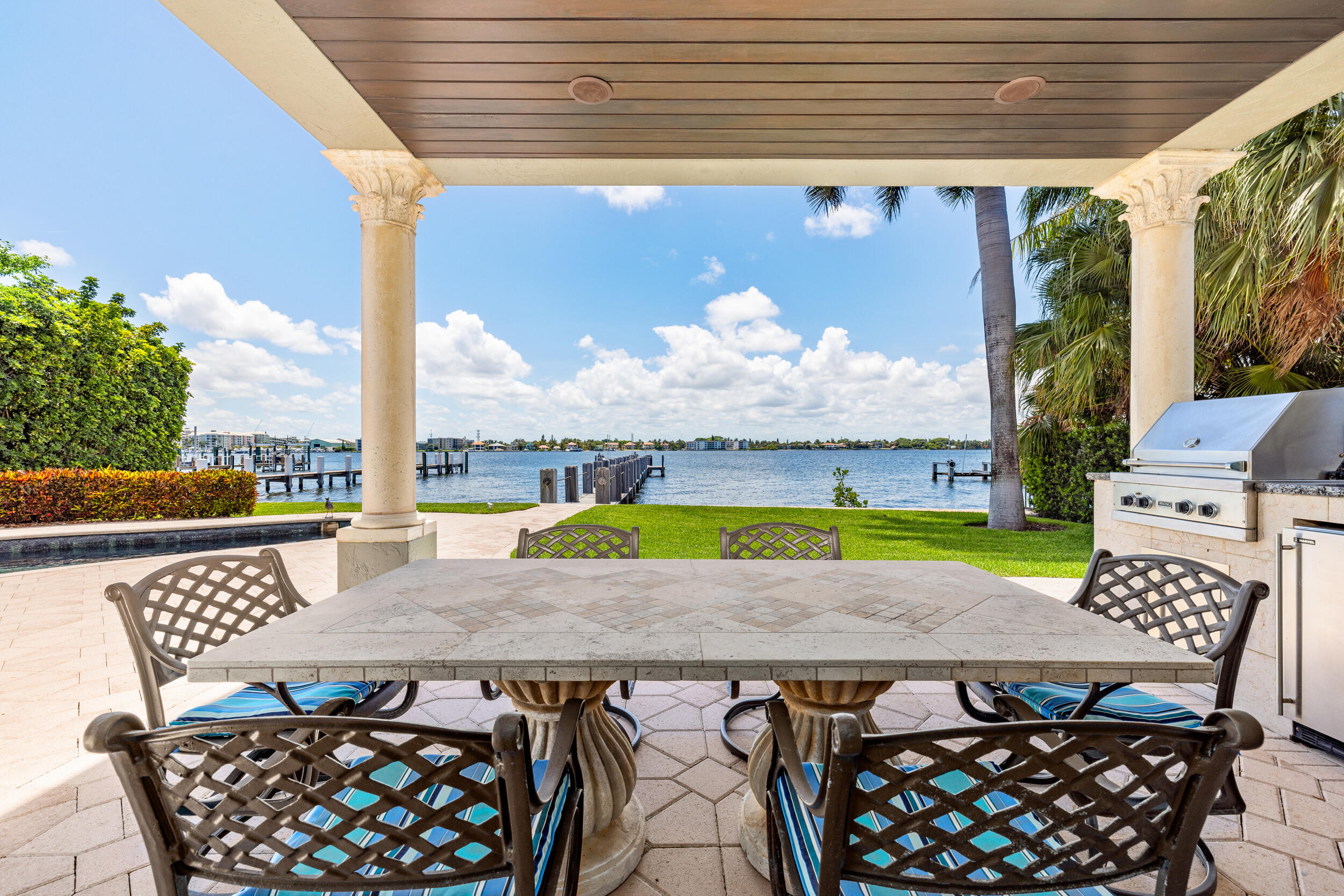 LAKE SHORES LANTANA - Residential