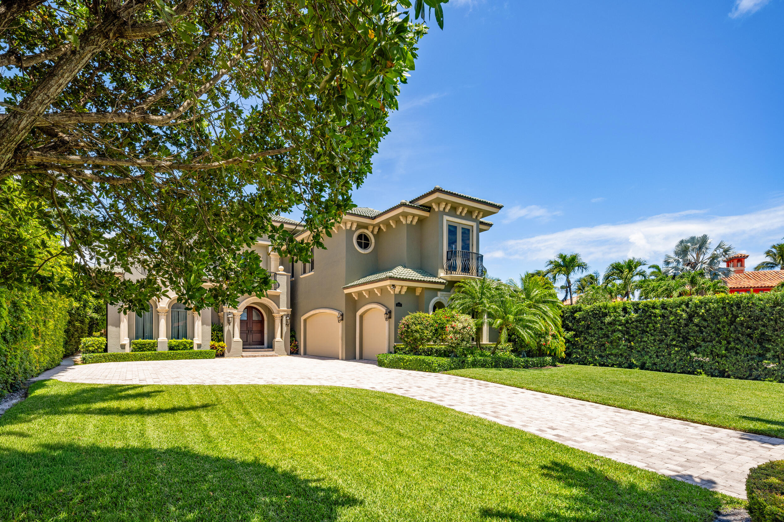 LAKE SHORES LANTANA - Residential