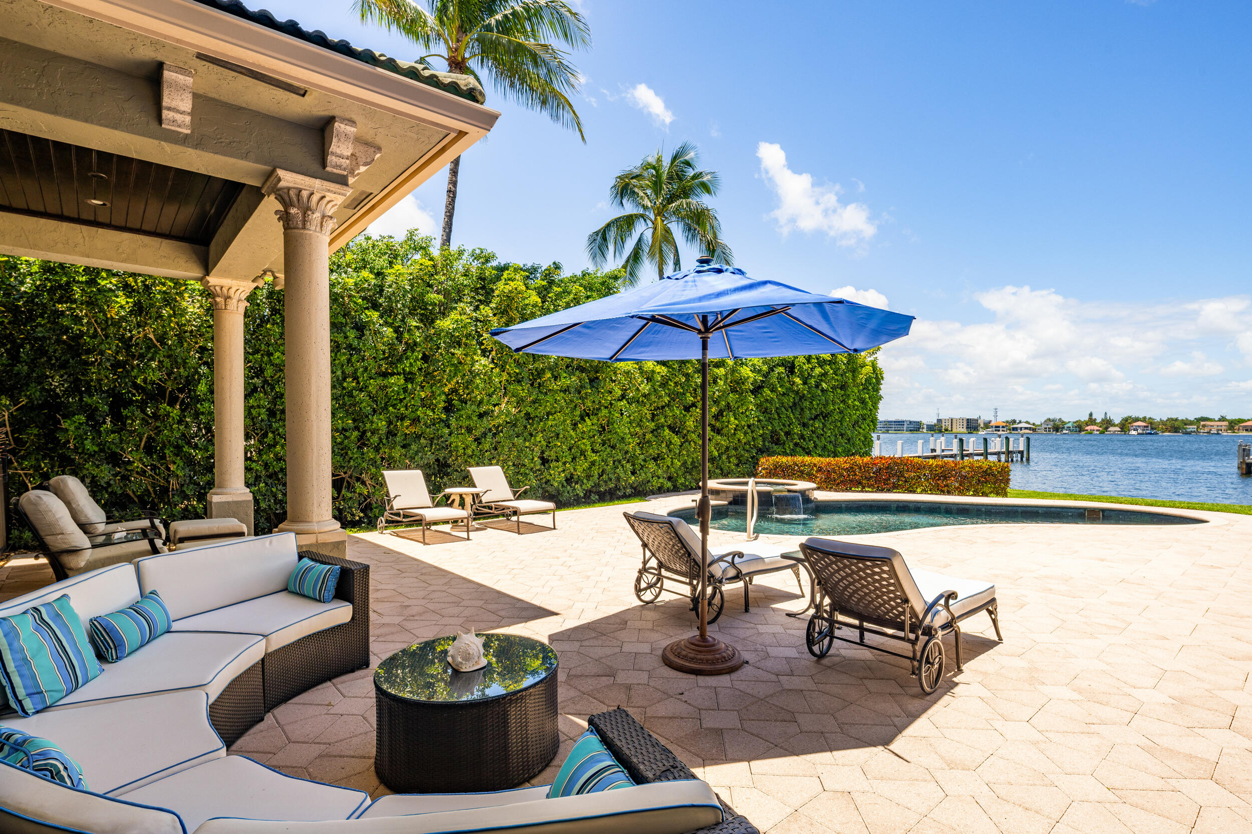 LAKE SHORES LANTANA - Residential