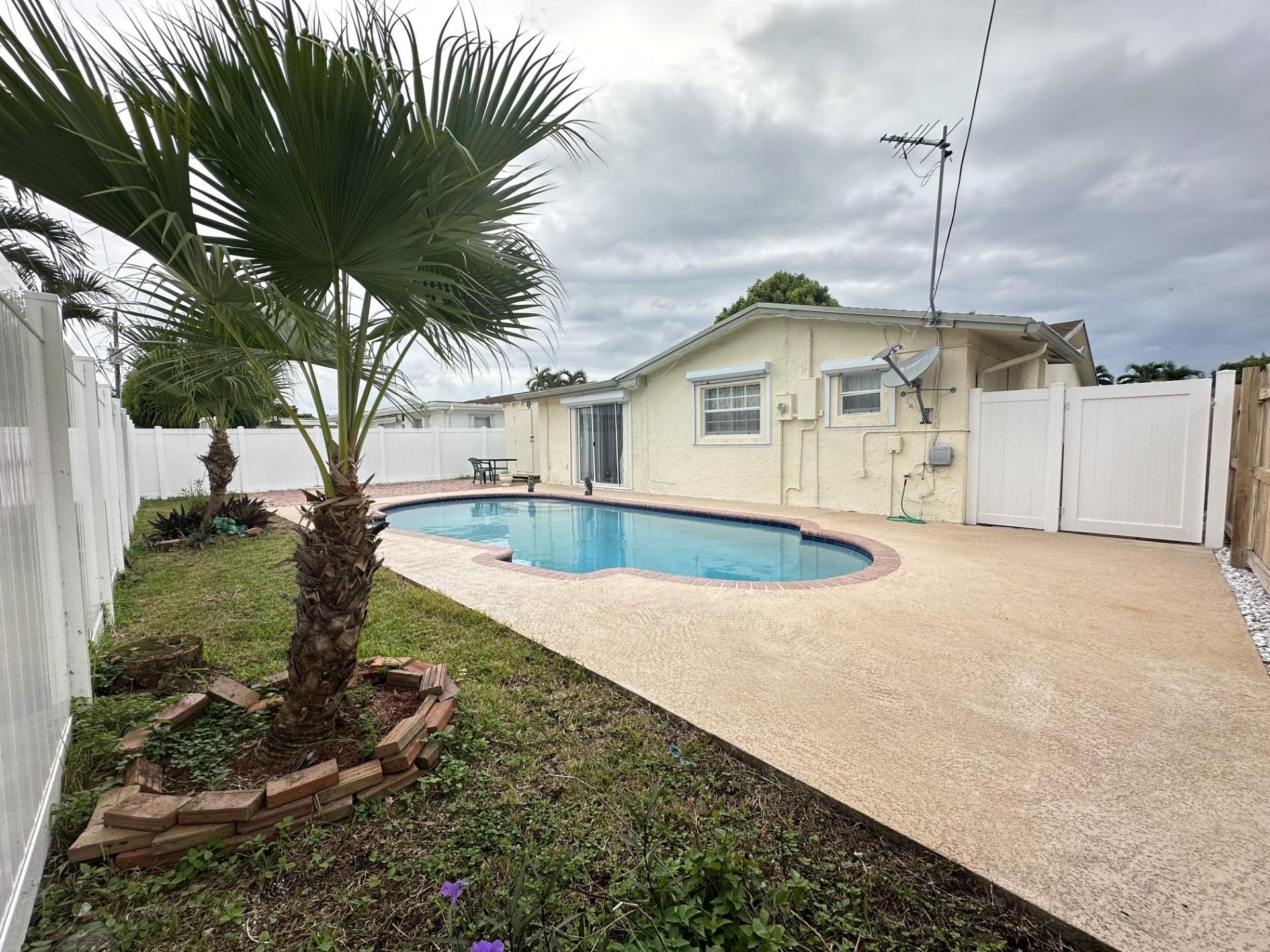West Deerfield Beach 42-4 - Residential