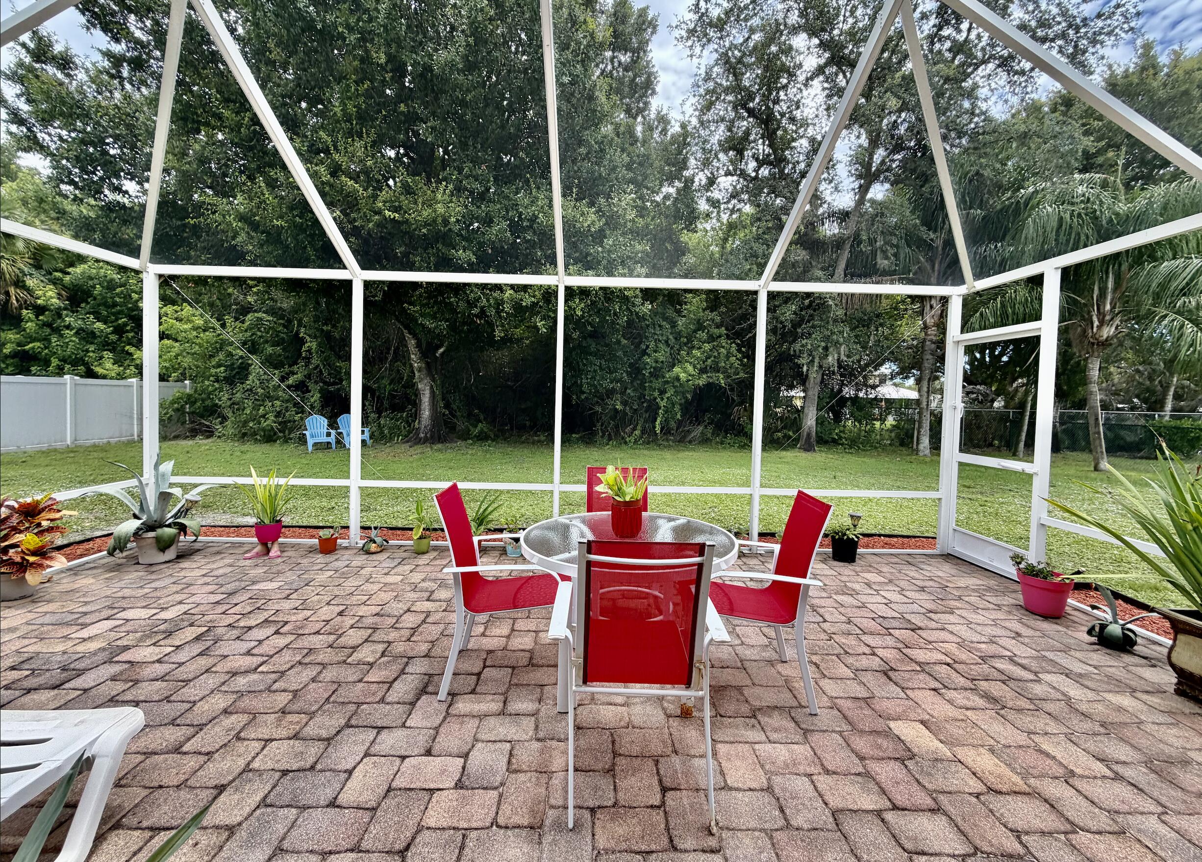PALM LAKES GARDENS - Residential