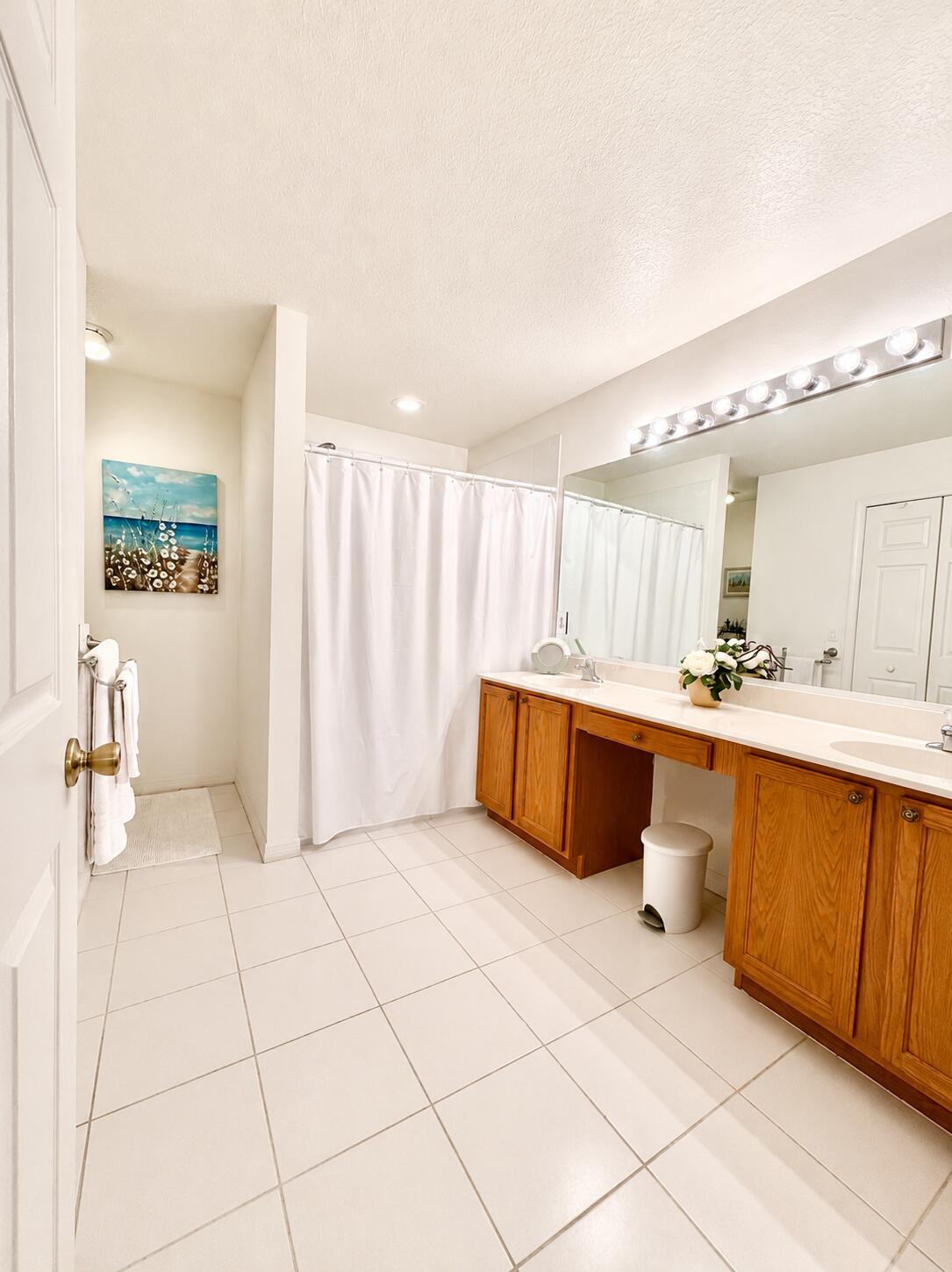 PALM LAKES GARDENS - Residential