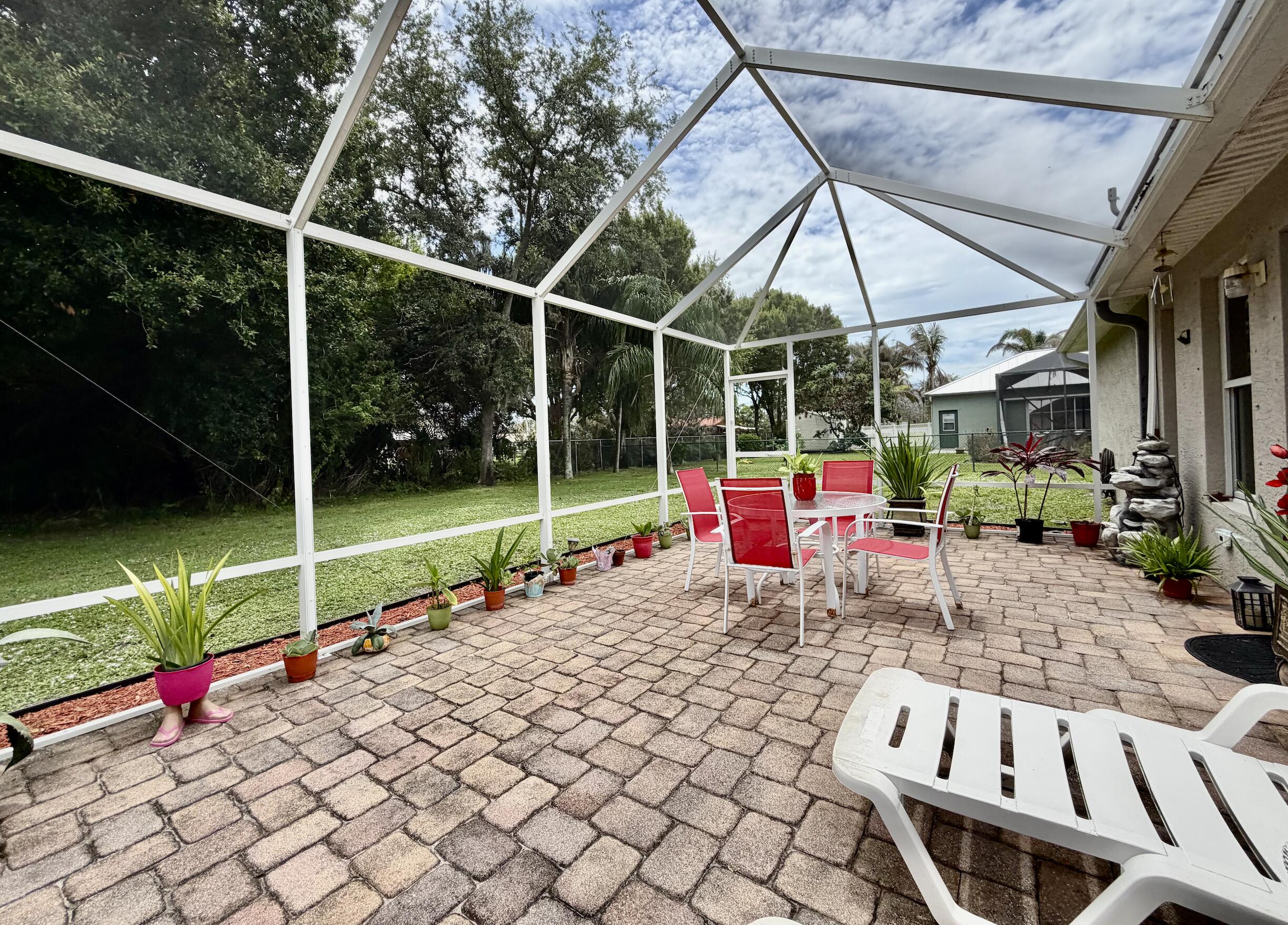 PALM LAKES GARDENS - Residential