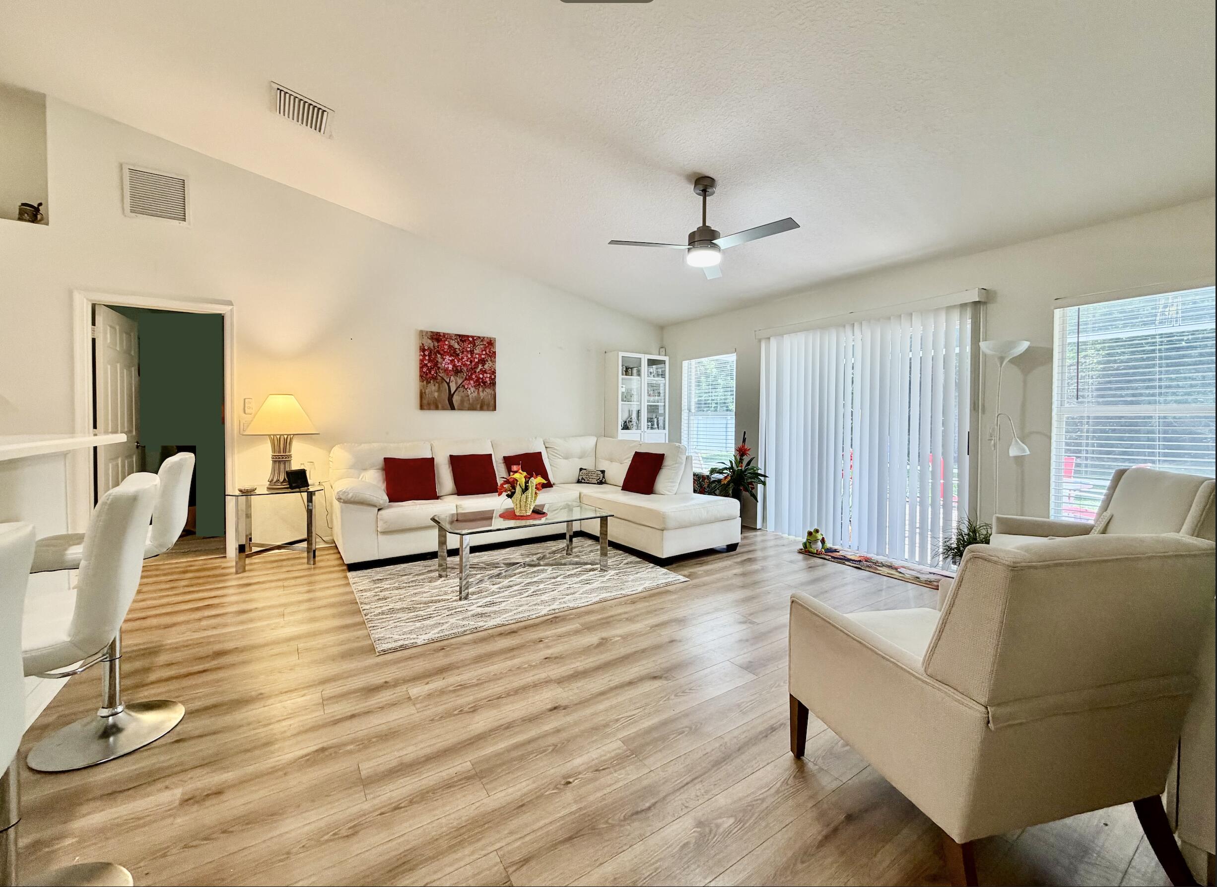 PALM LAKES GARDENS - Residential