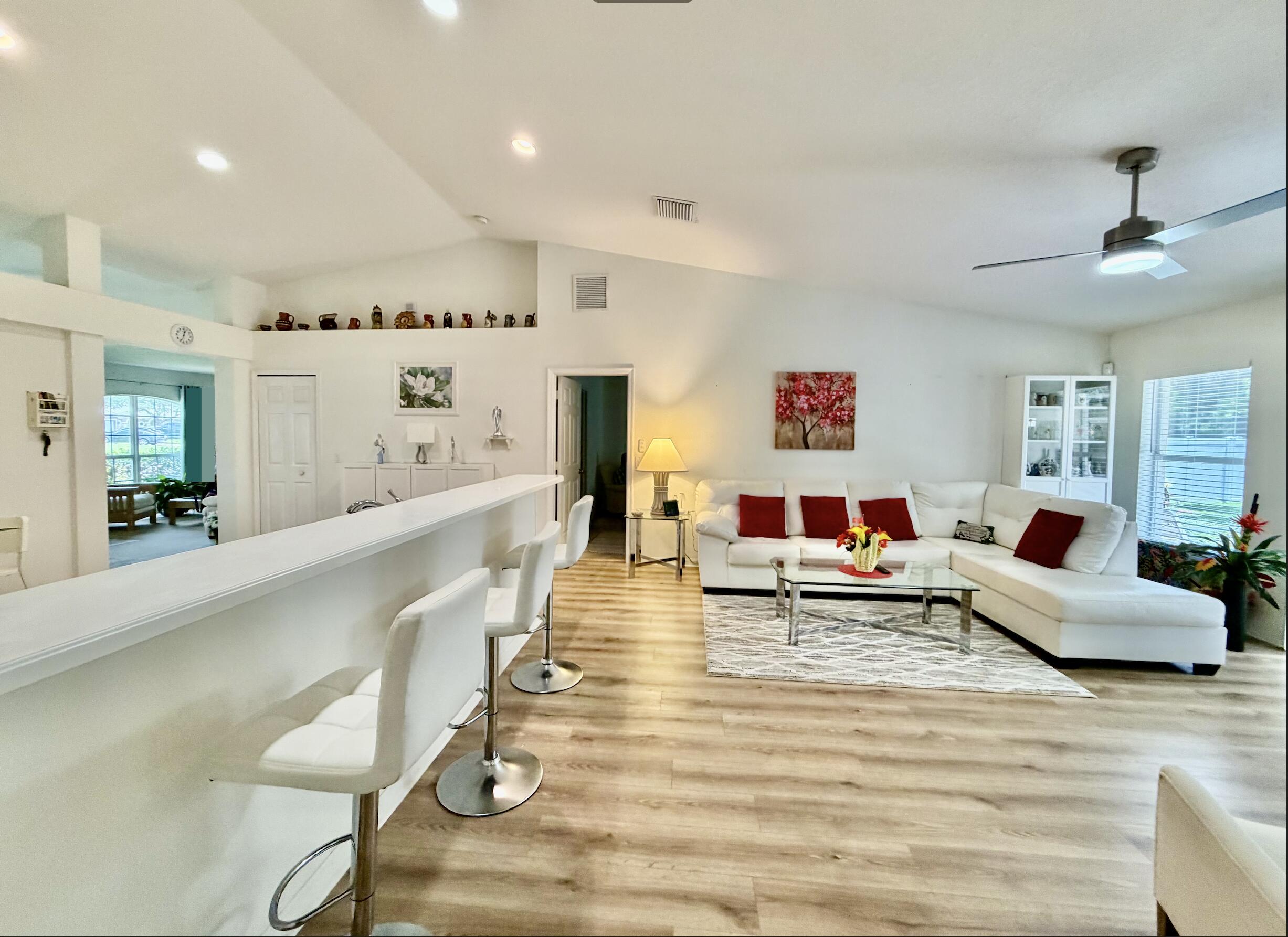PALM LAKES GARDENS - Residential