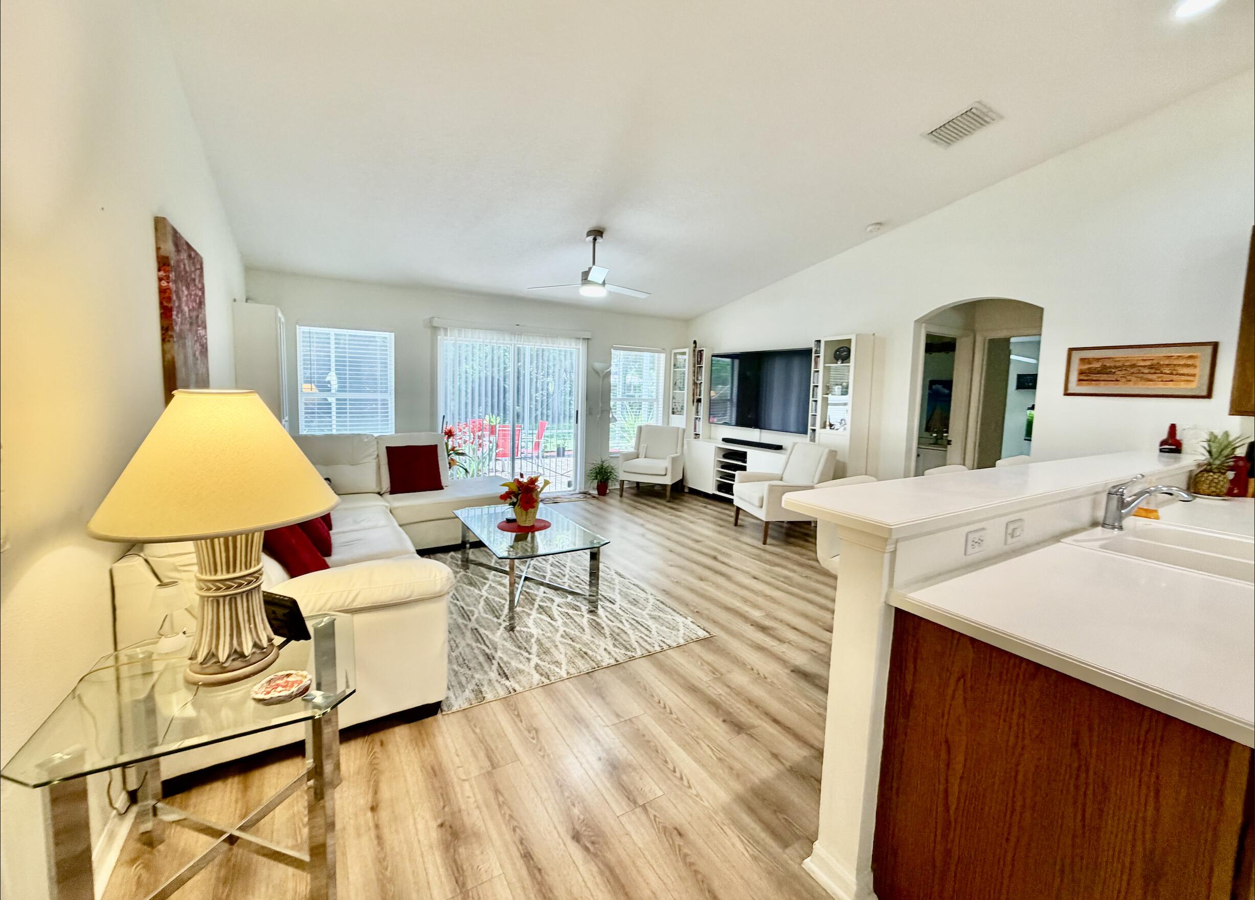 PALM LAKES GARDENS - Residential