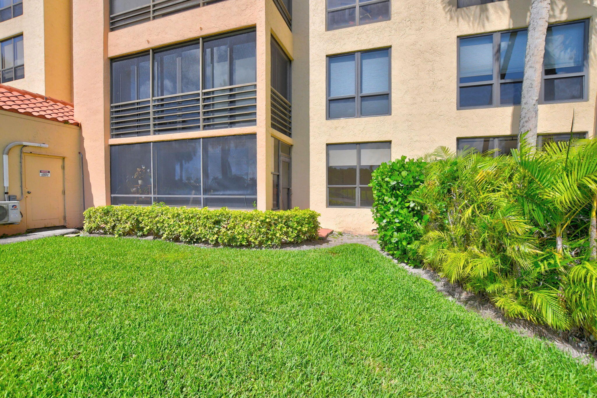 PROMENADE AT BOCA POINTE CONDOS 1,2 AND 3 IN OR413 - Residential
