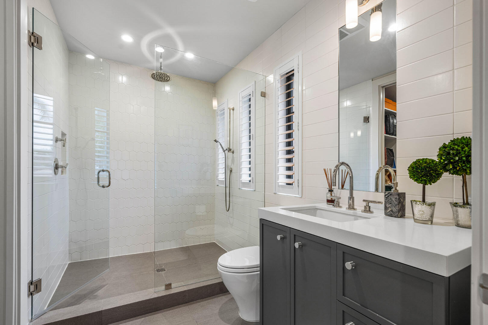 ROYAL PALM YACHT & COUNTRY CLUB - Residential