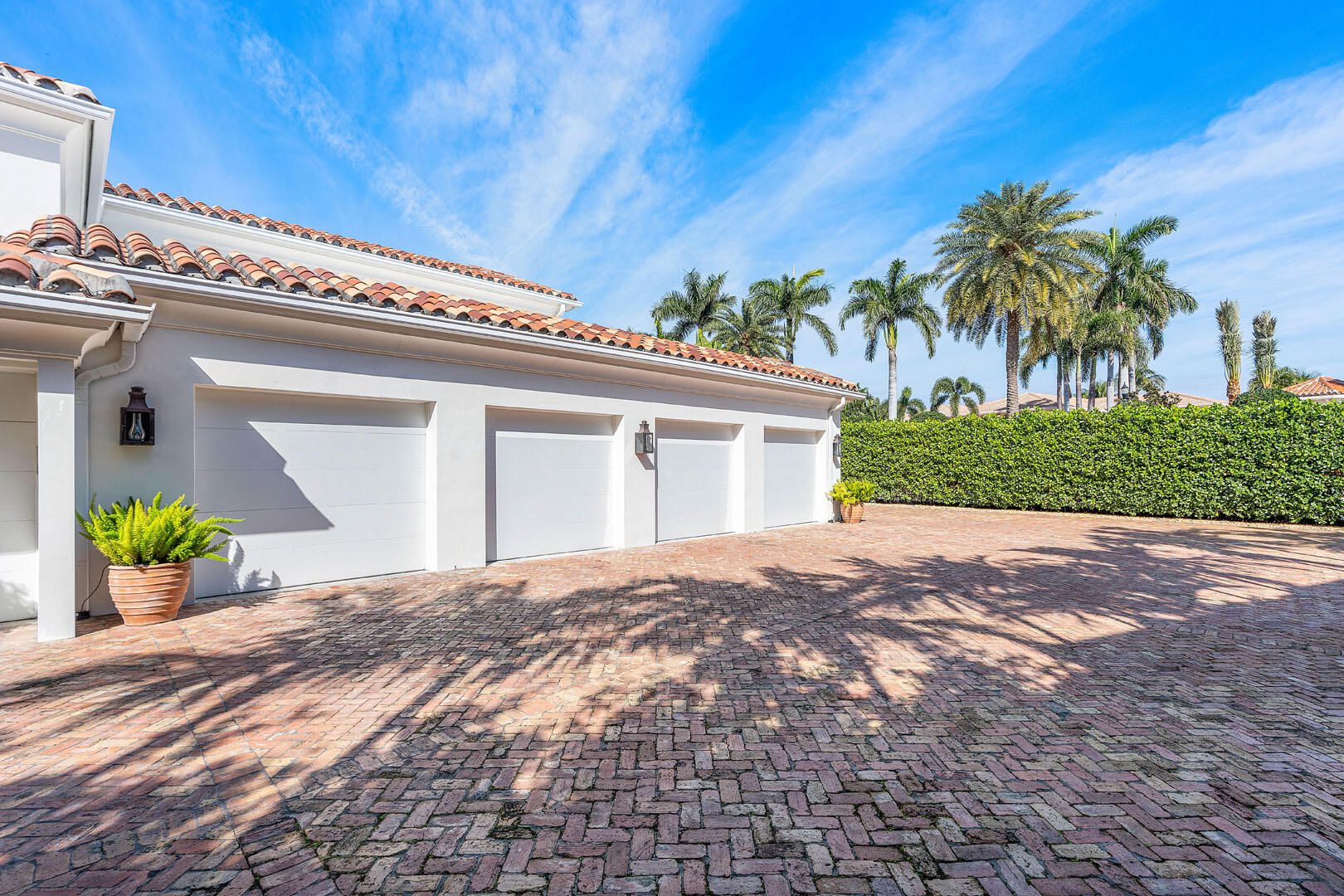 ROYAL PALM YACHT & COUNTRY CLUB - Residential