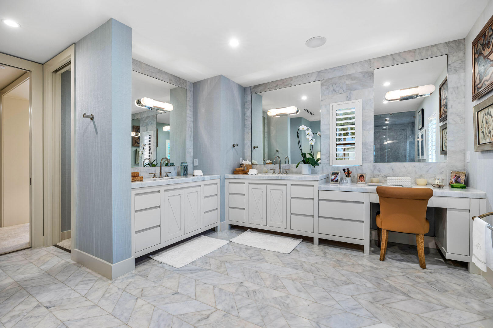 ROYAL PALM YACHT & COUNTRY CLUB - Residential