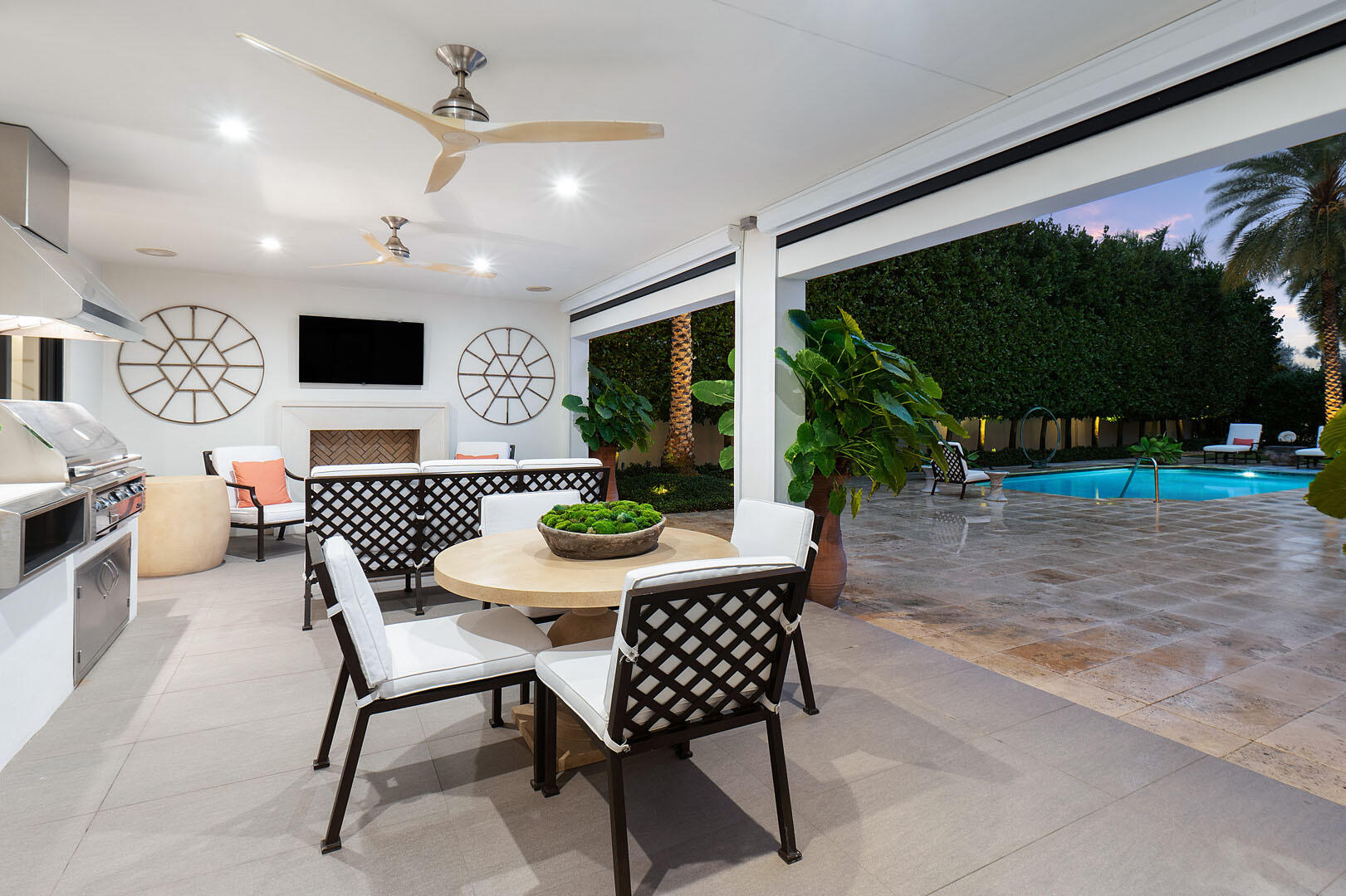 ROYAL PALM YACHT & COUNTRY CLUB - Residential