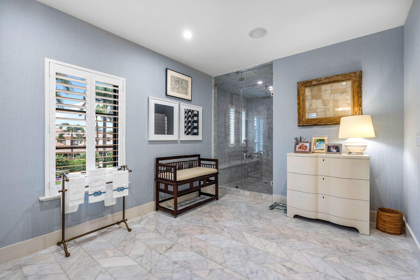 ROYAL PALM YACHT & COUNTRY CLUB - Residential