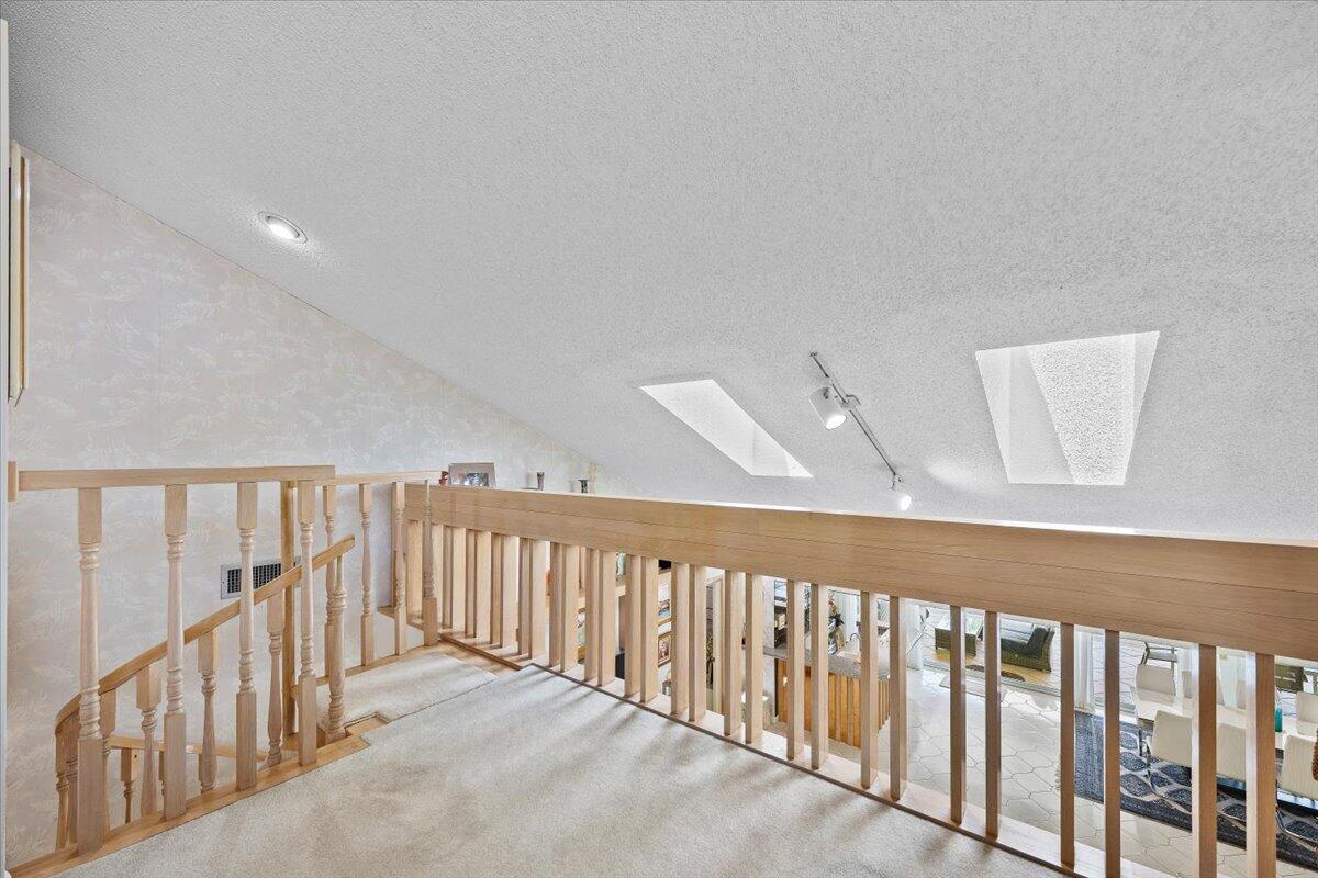 RIVER - Residential