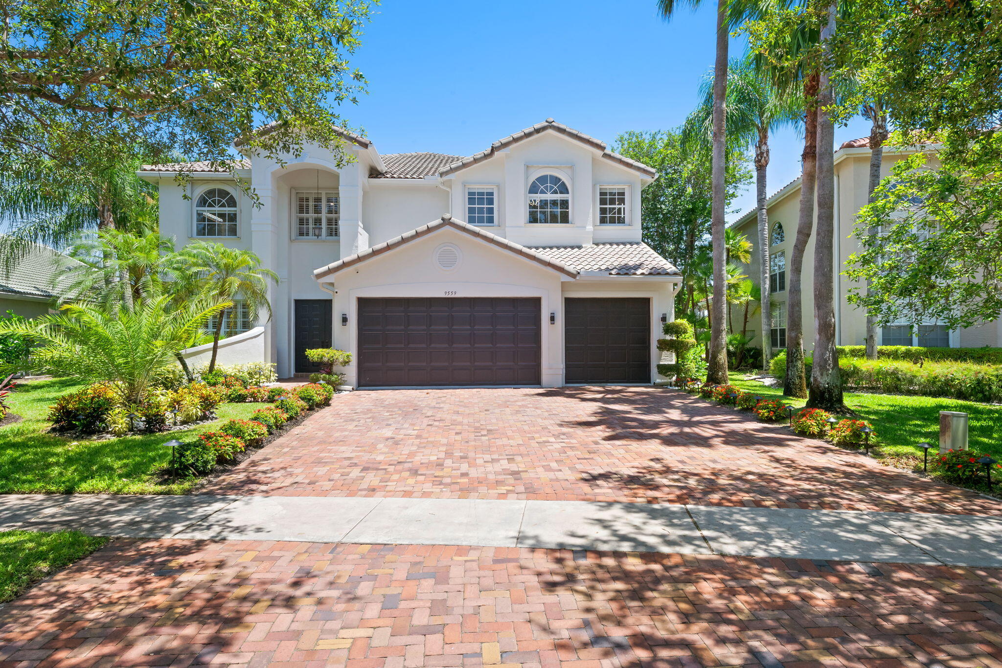 SATURNIA ISLES 1 - Residential