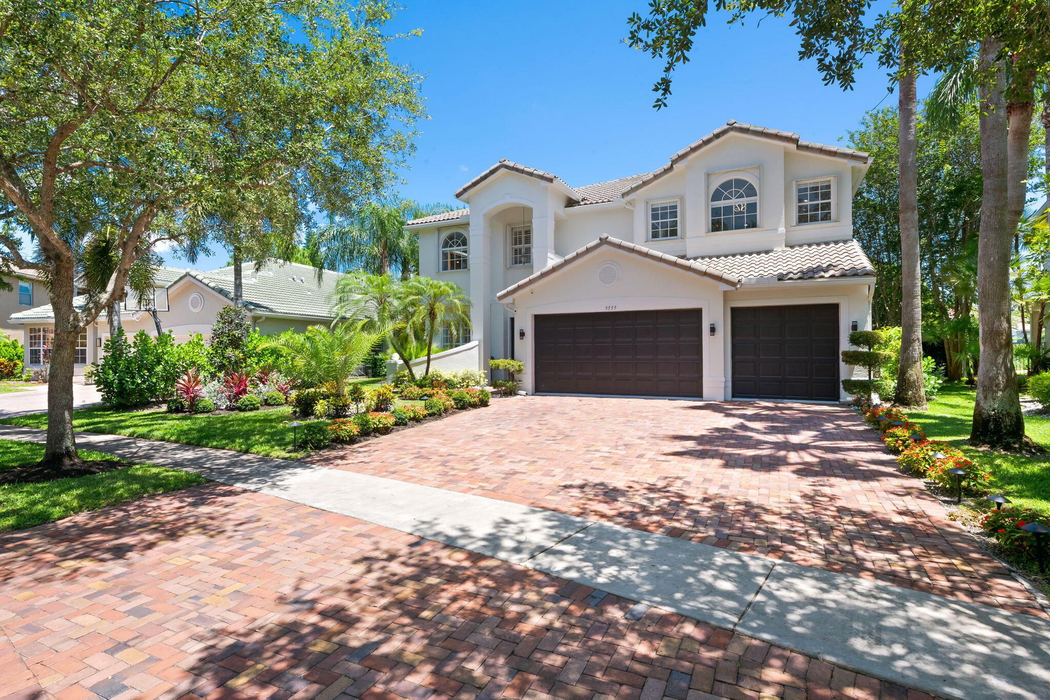 SATURNIA ISLES 1 - Residential