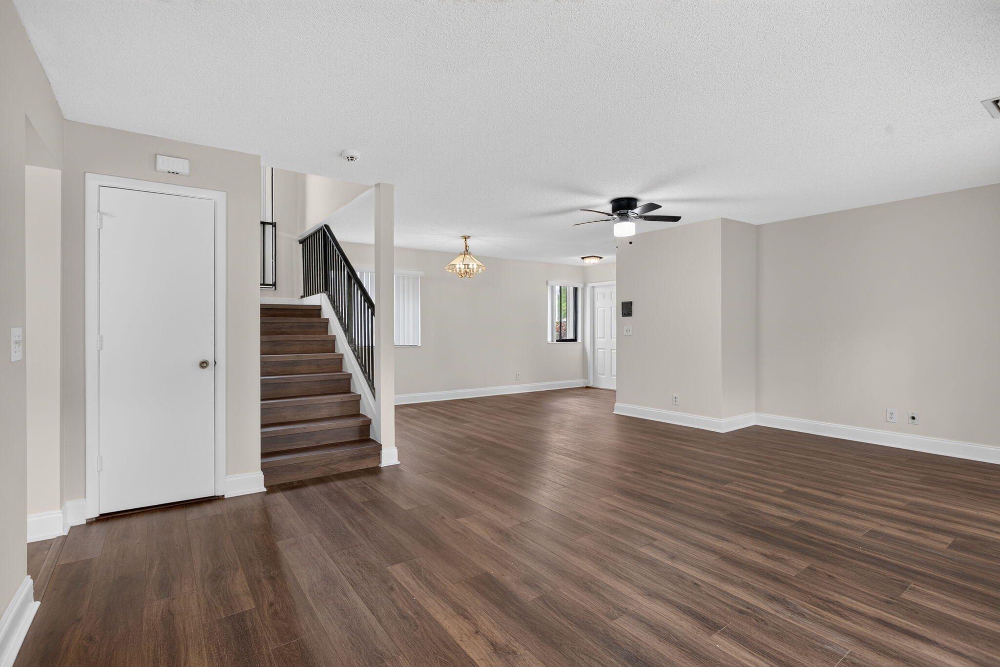 VILLAGES OF HILLSBORO - Residential Lease
