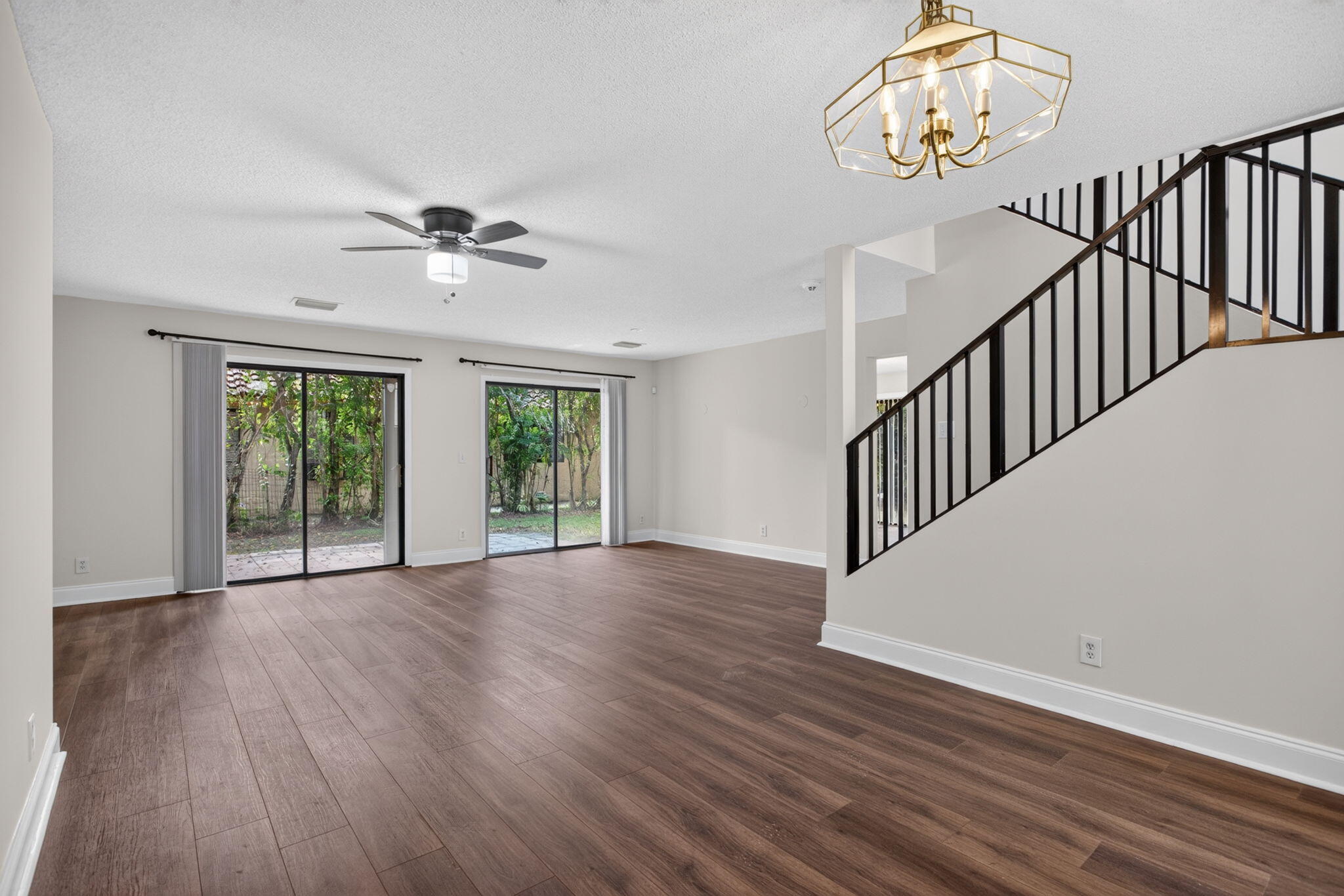 VILLAGES OF HILLSBORO - Residential Lease