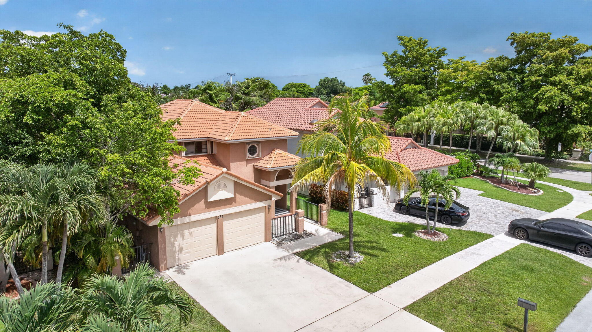 VILLAGES OF HILLSBORO - Residential Lease