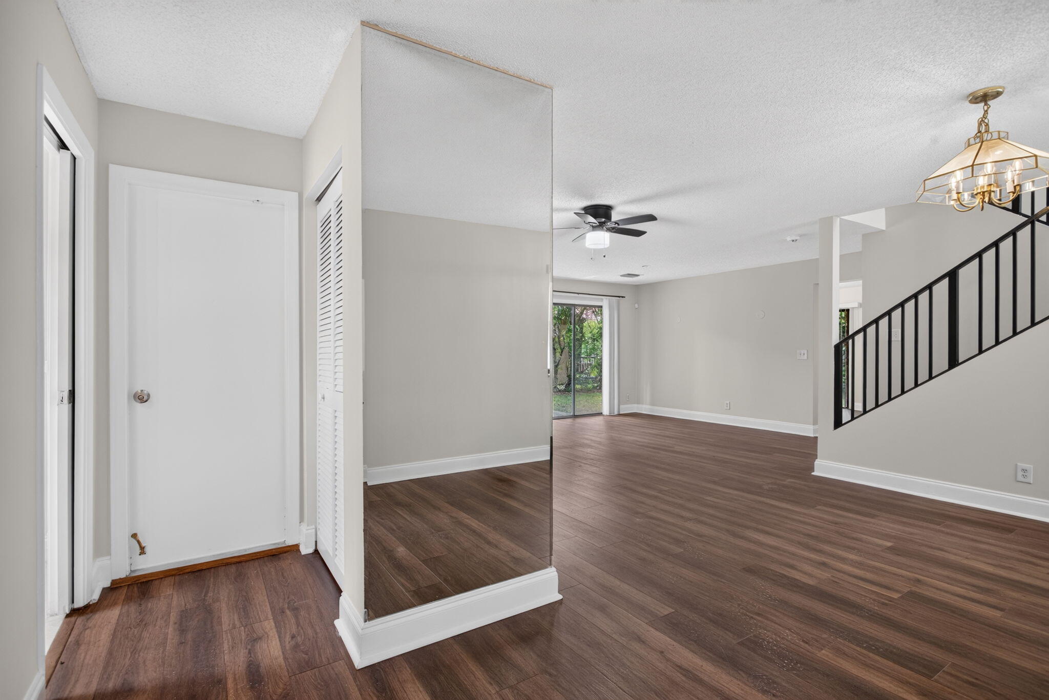 VILLAGES OF HILLSBORO - Residential Lease