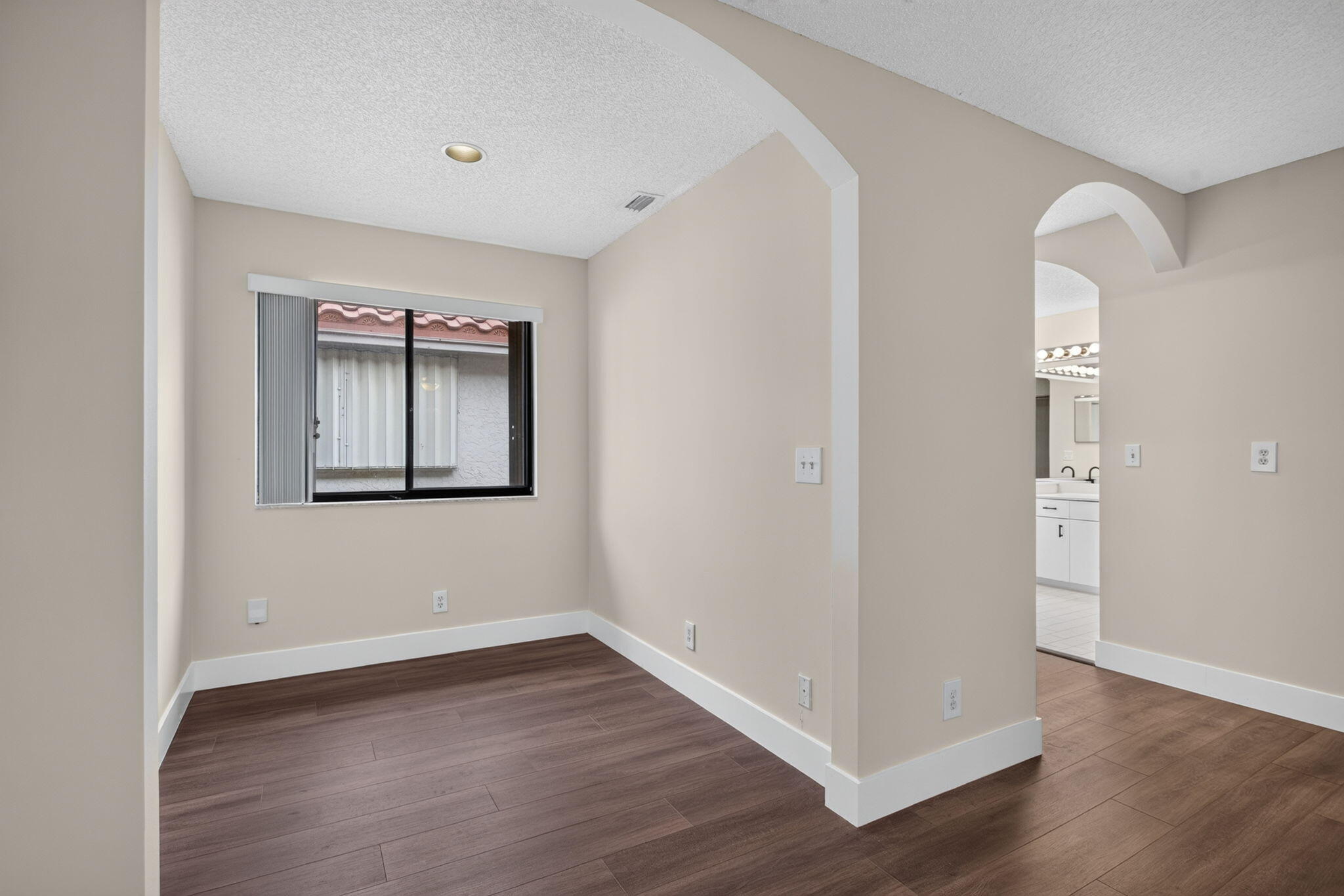 VILLAGES OF HILLSBORO - Residential Lease