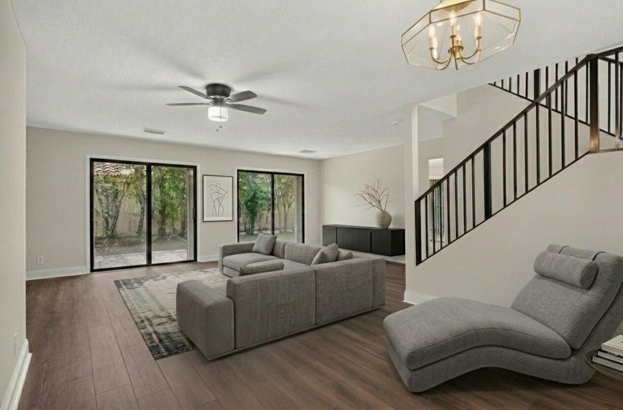 VILLAGES OF HILLSBORO - Residential Lease
