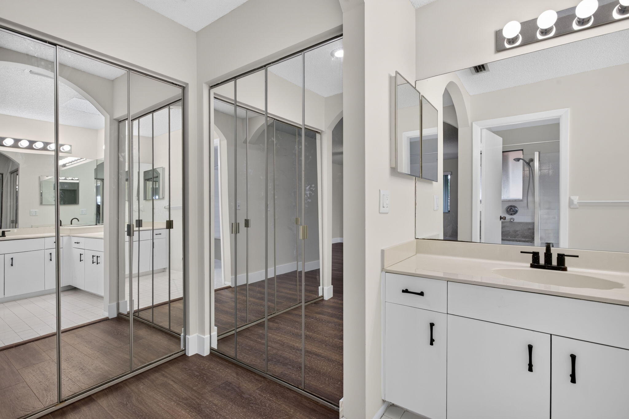 VILLAGES OF HILLSBORO - Residential Lease