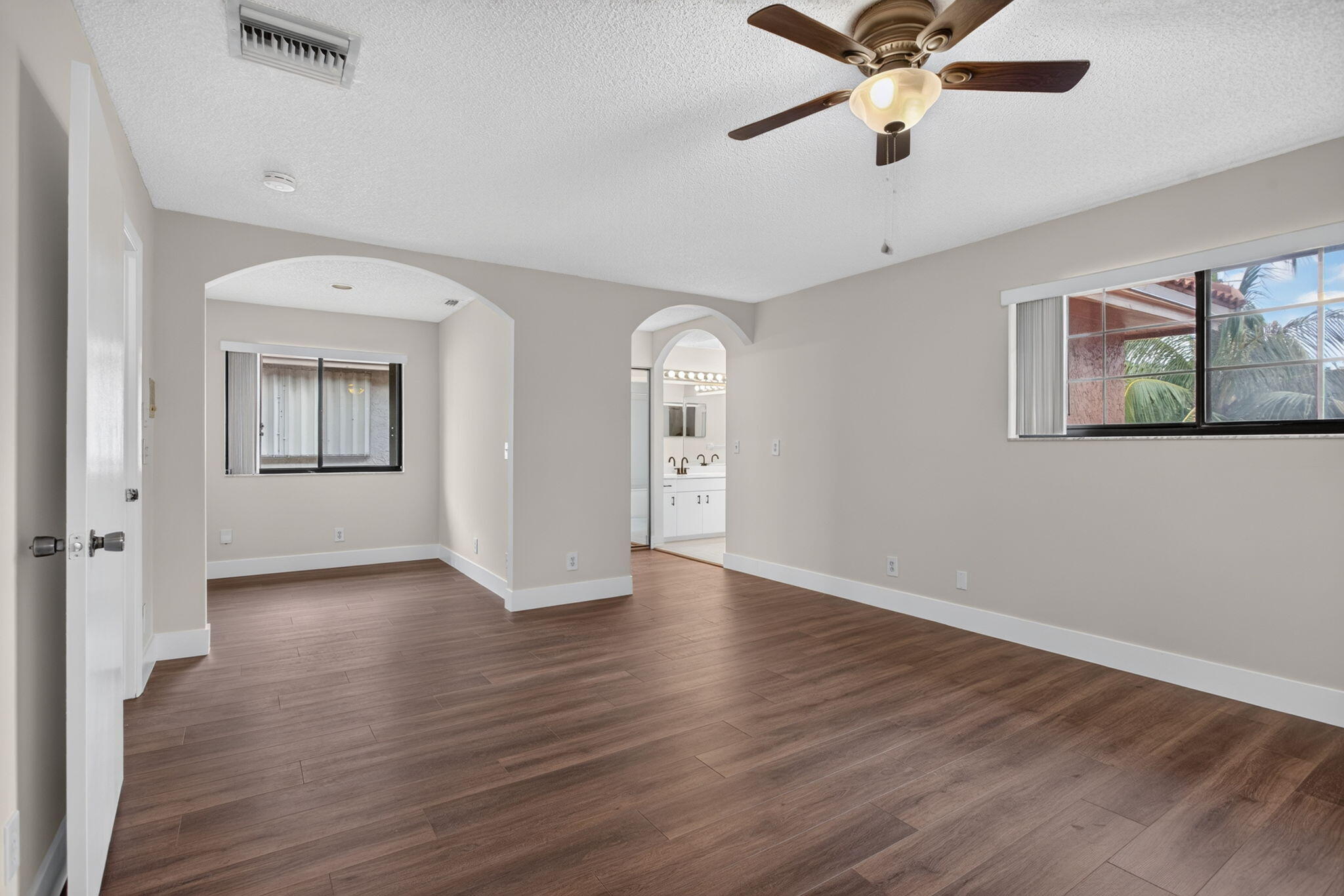 VILLAGES OF HILLSBORO - Residential Lease