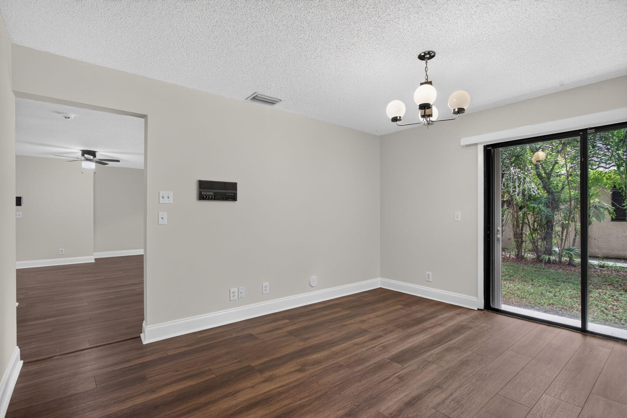 VILLAGES OF HILLSBORO - Residential Lease