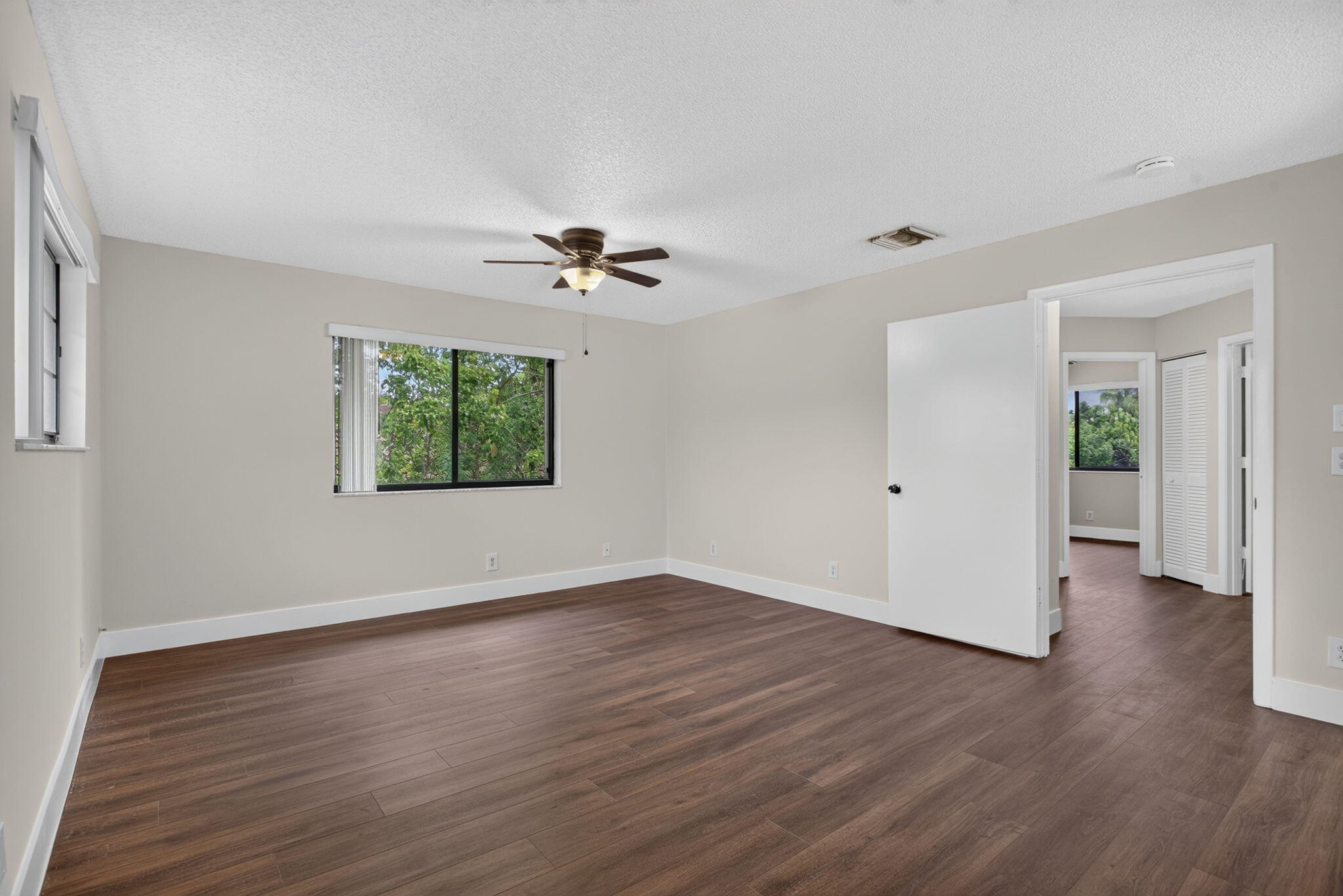 VILLAGES OF HILLSBORO - Residential Lease