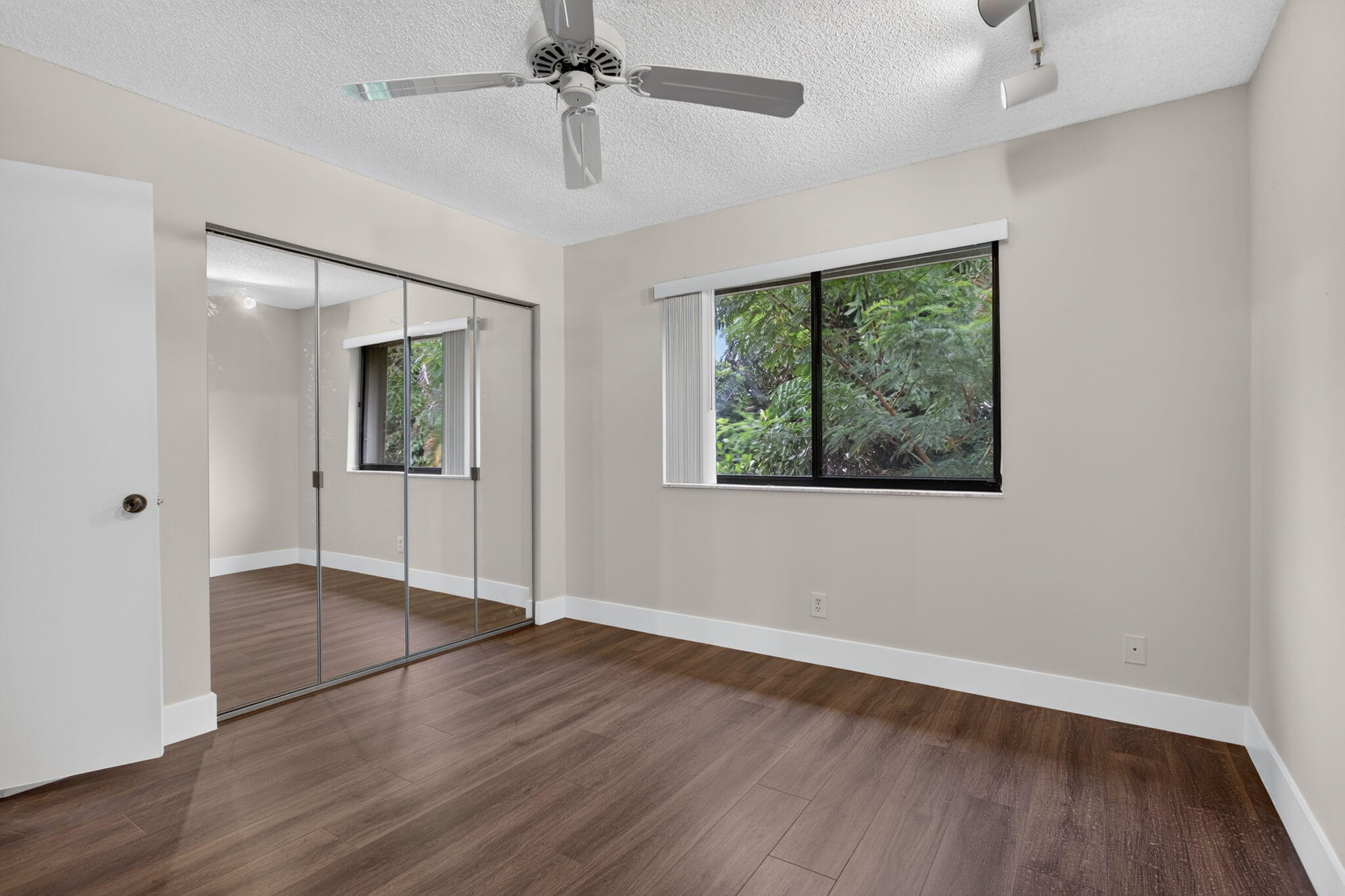 VILLAGES OF HILLSBORO - Residential Lease