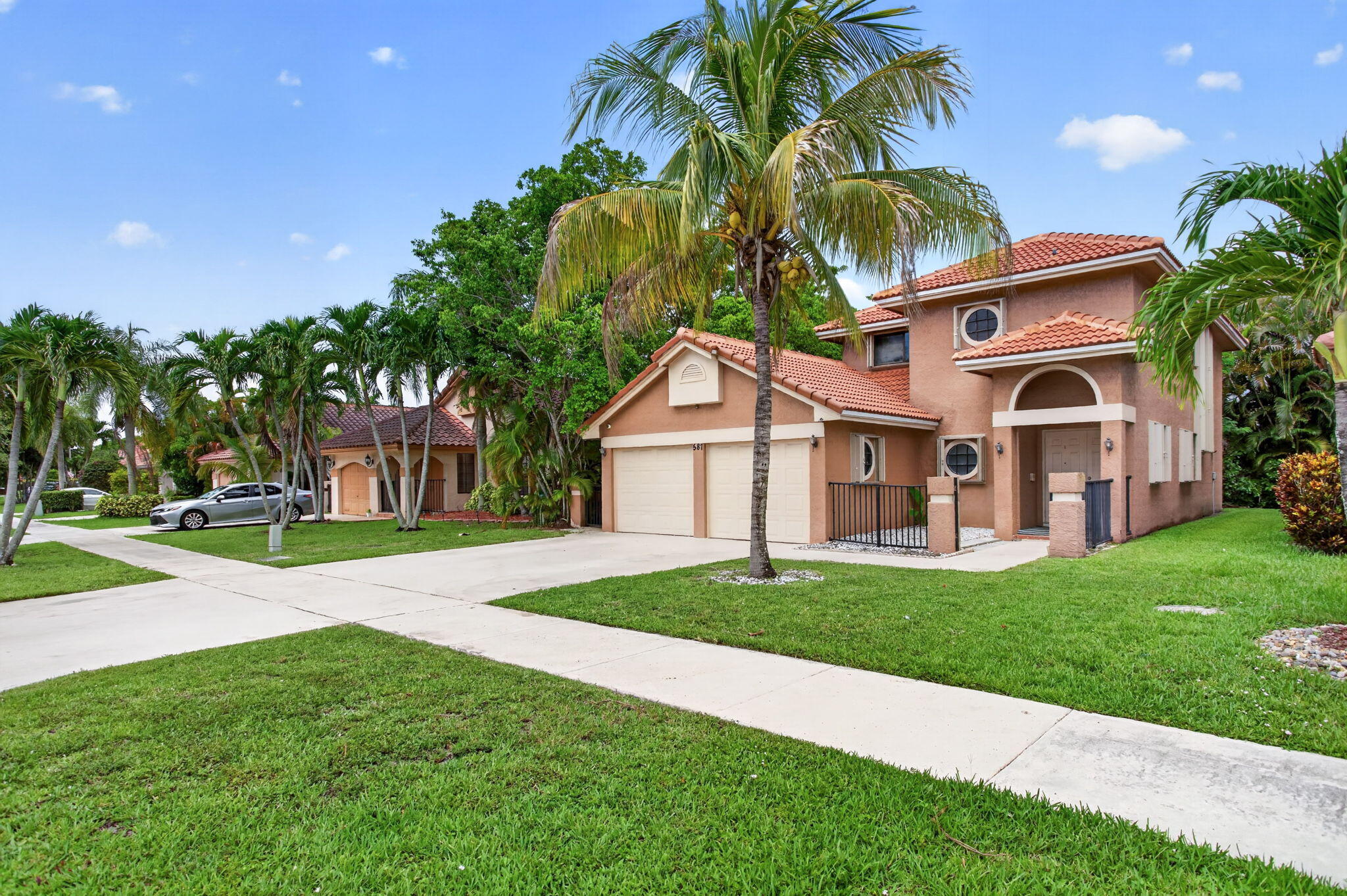VILLAGES OF HILLSBORO - Residential Lease