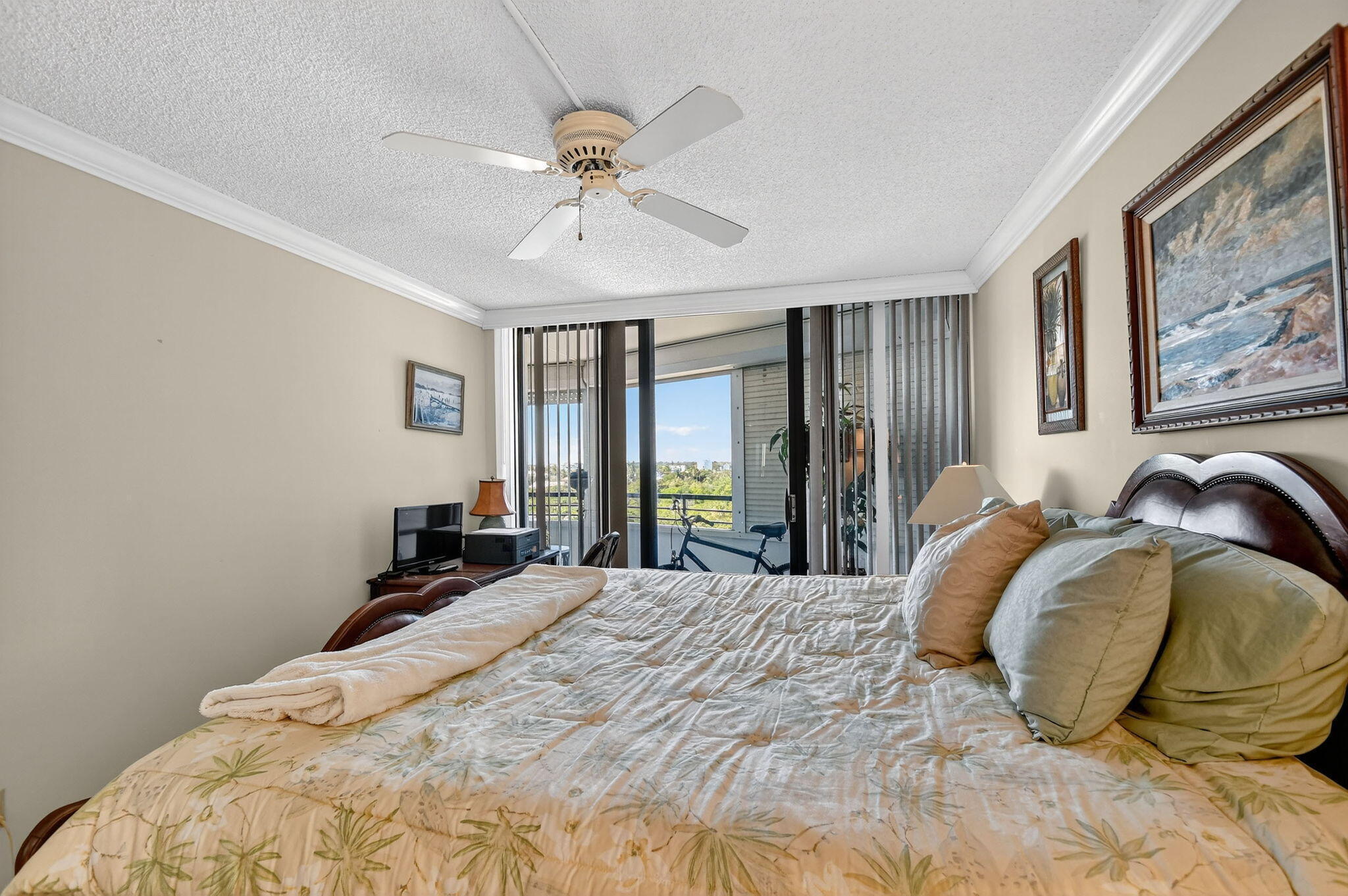 MAYFAIR HOUSE CONDO - Residential Lease